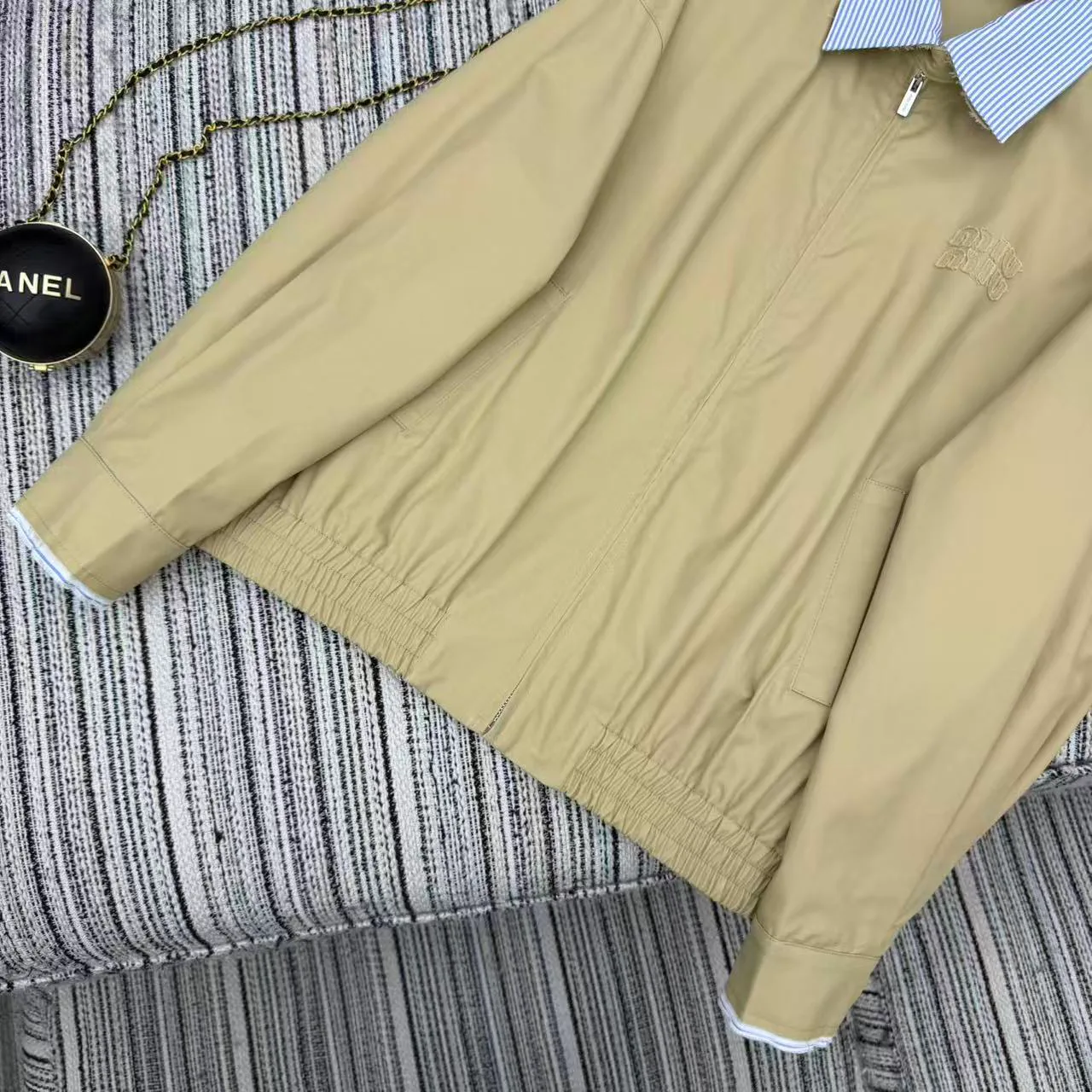Куртки И Пуховики Женские Miu Miu 10777562