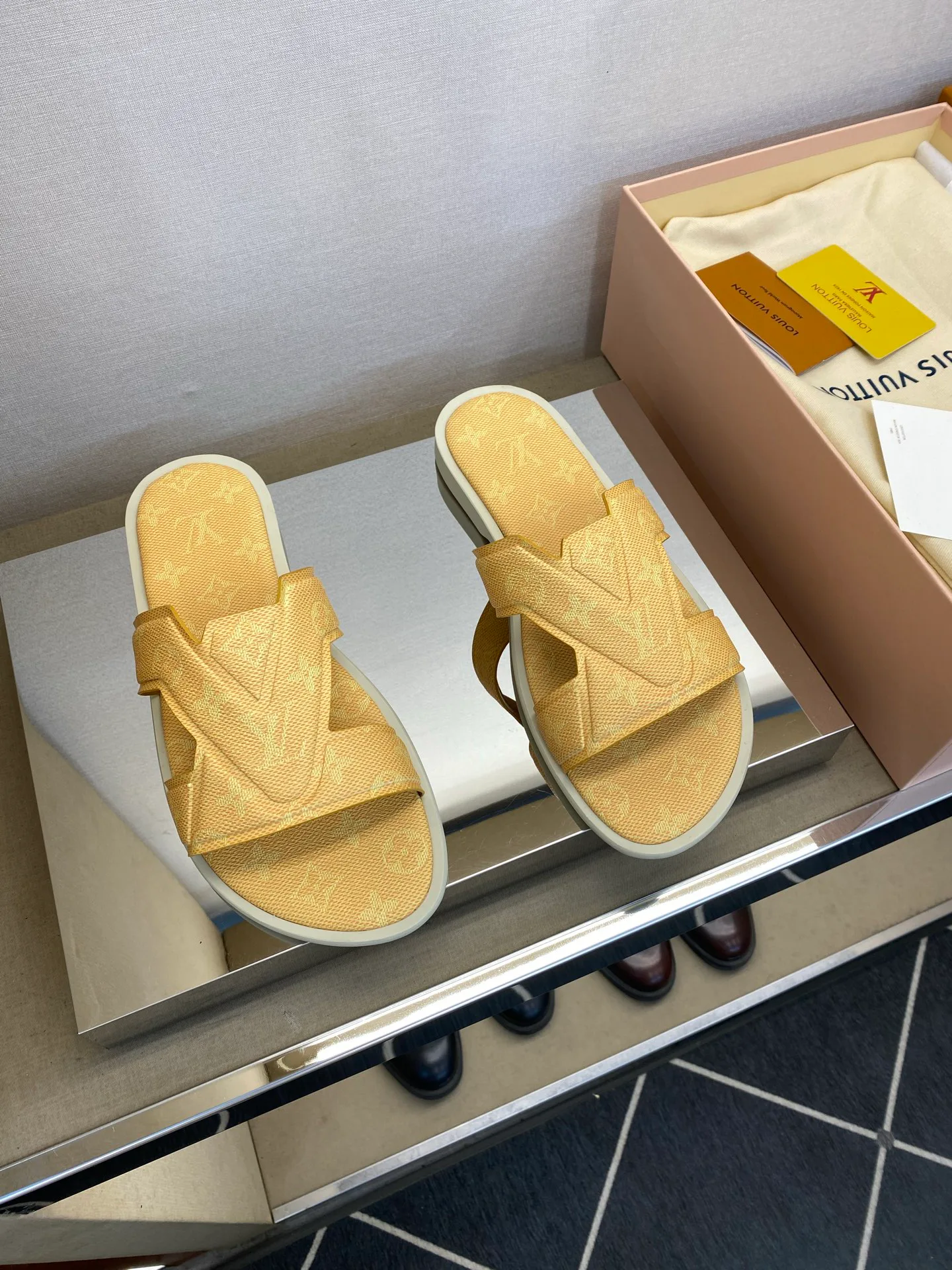 Шлепанцы Мужские Louis Vuitton 13080185