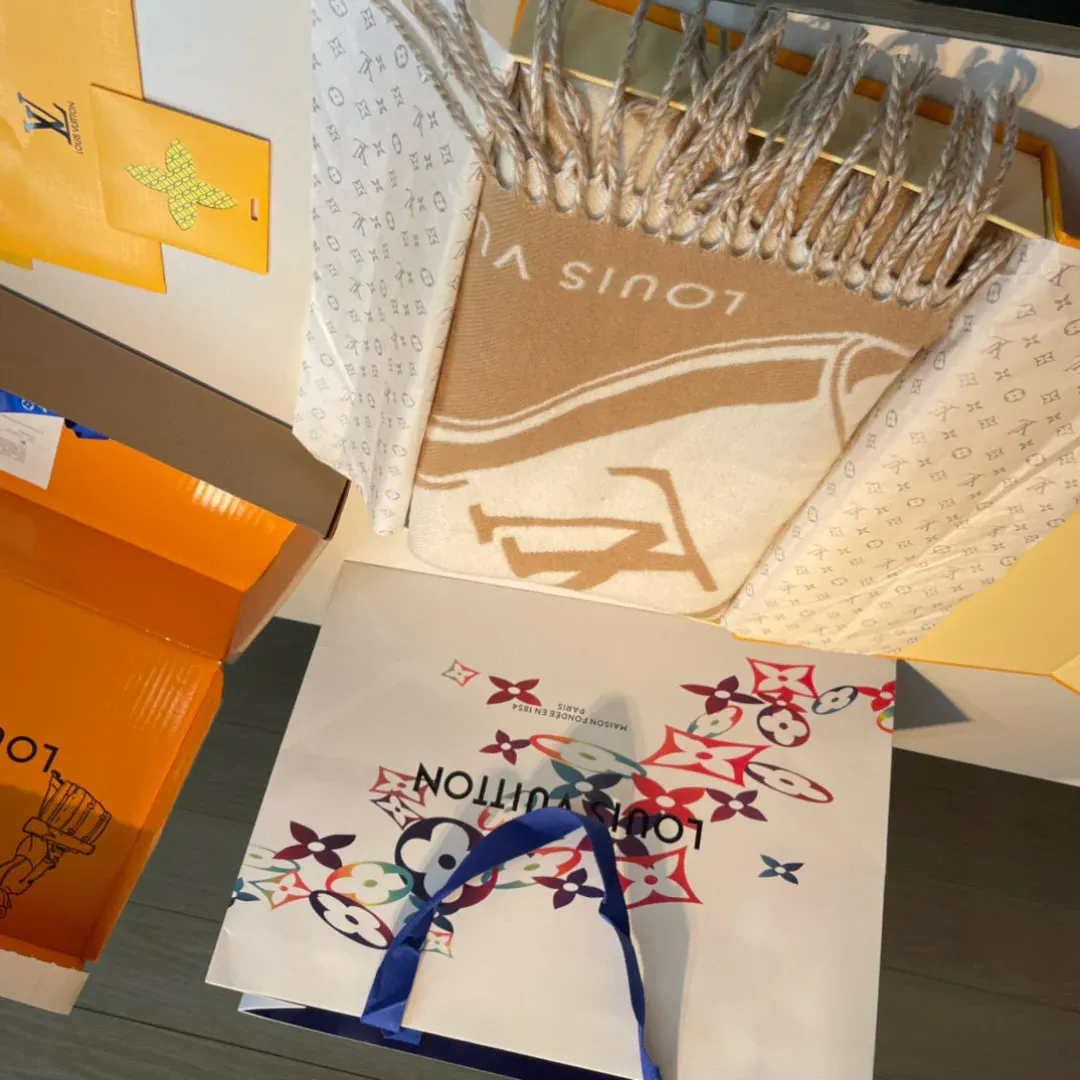 Шарфы Louis Vuitton 124031