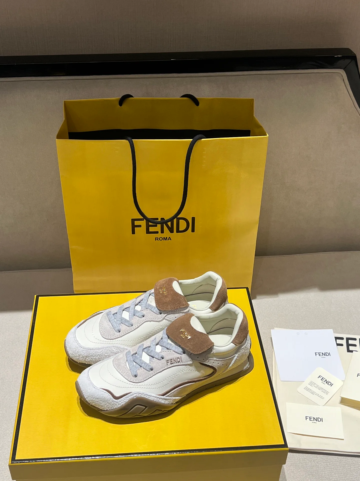 Кроссовки Женские Fendi 18020716