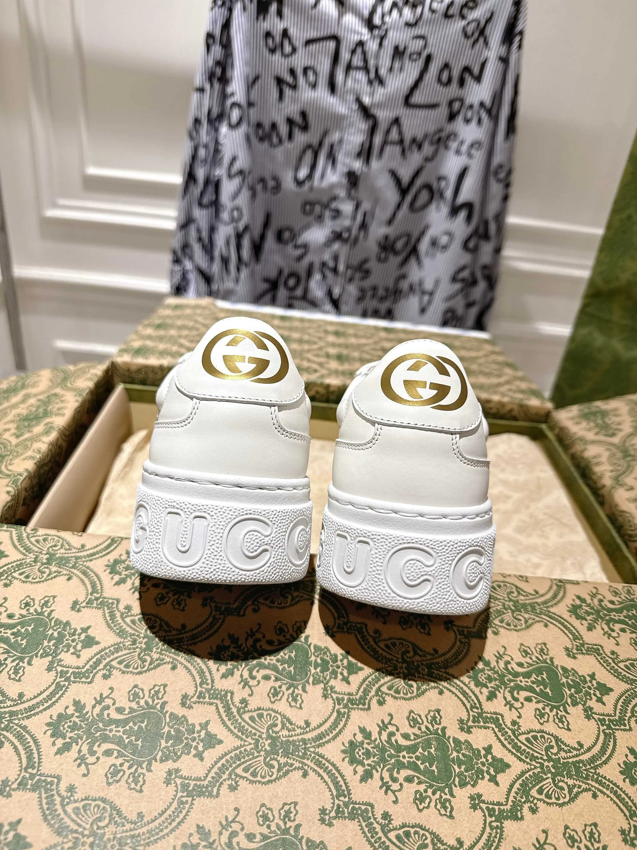 Кроссовки Женские Gucci 354767