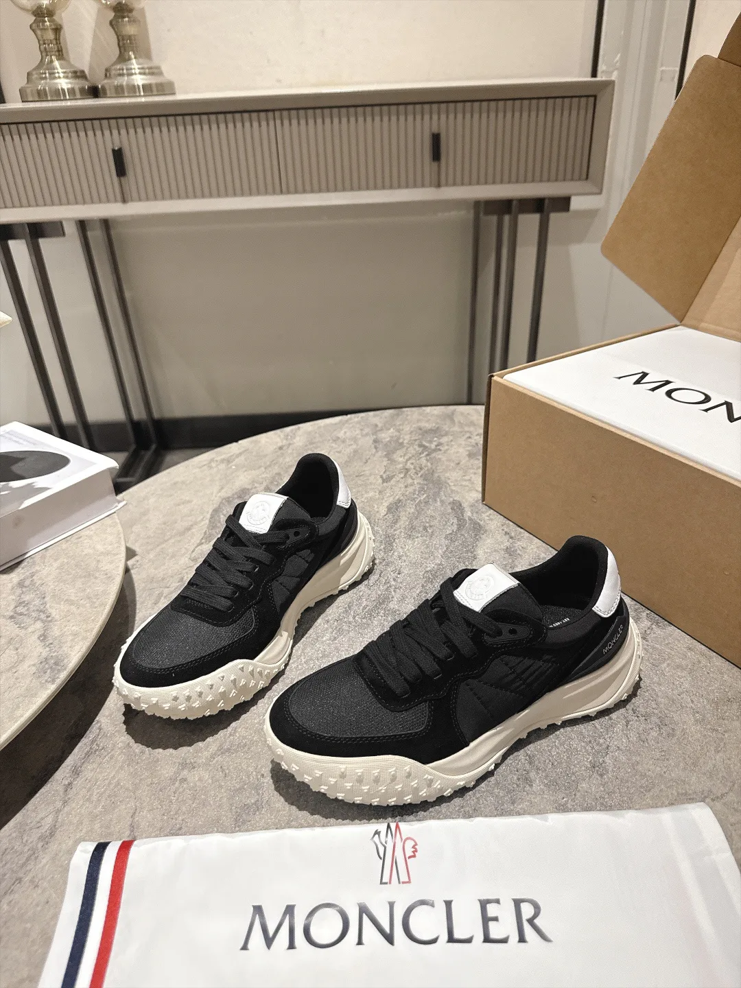 Кроссовки Женские Moncler 18549129