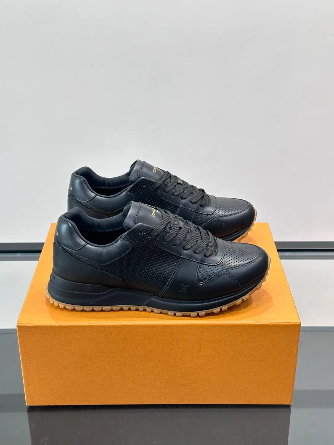 Кроссовки Мужские Louis Vuitton 520593