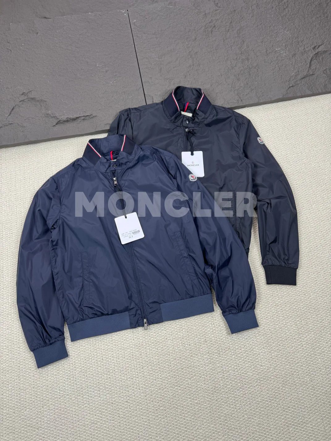 Куртки И Пуховики Мужские Moncler 11411675
