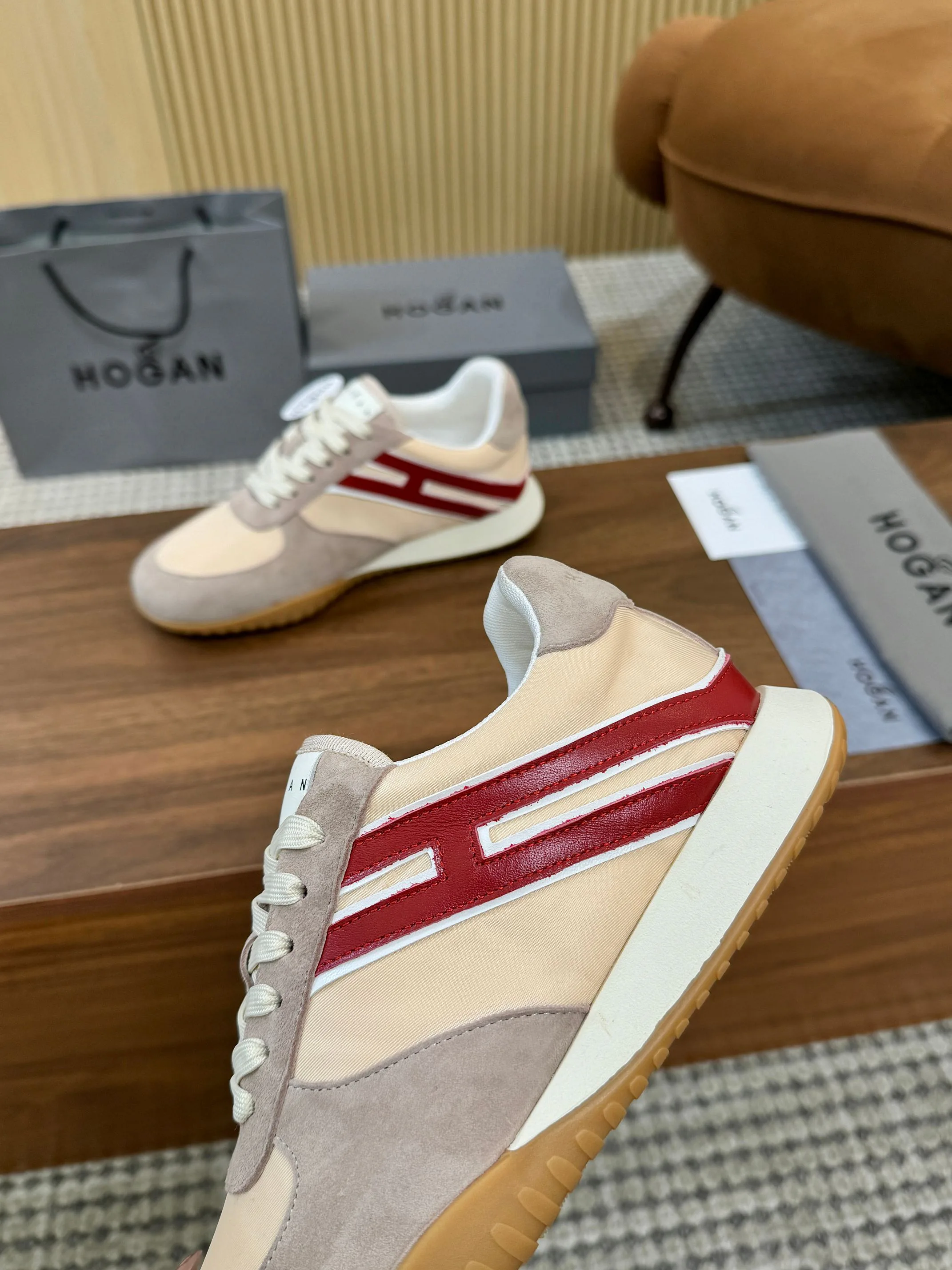 Кроссовки Женские Hogan 17182562