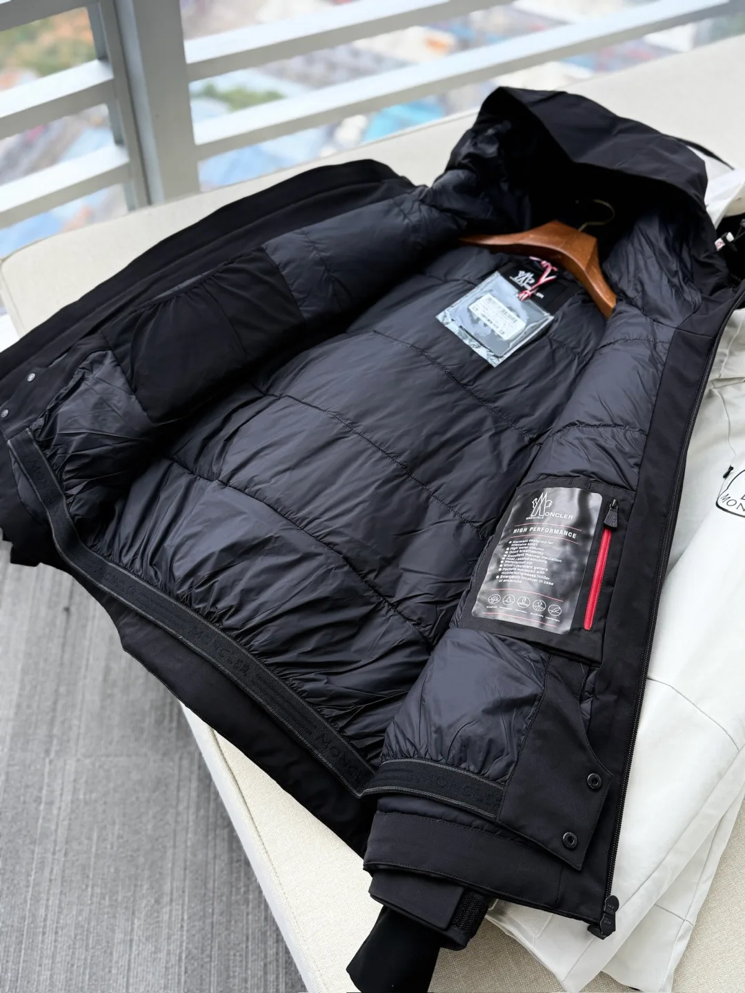 Куртки И Пуховики Женские Moncler 18728791