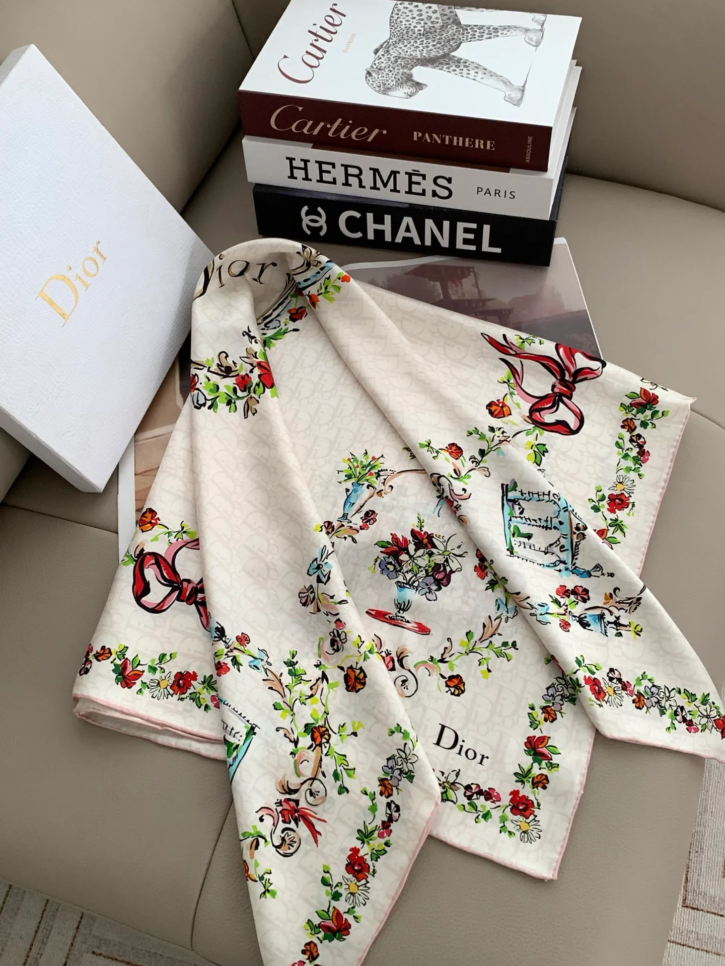 Платки Christian Dior 18675523