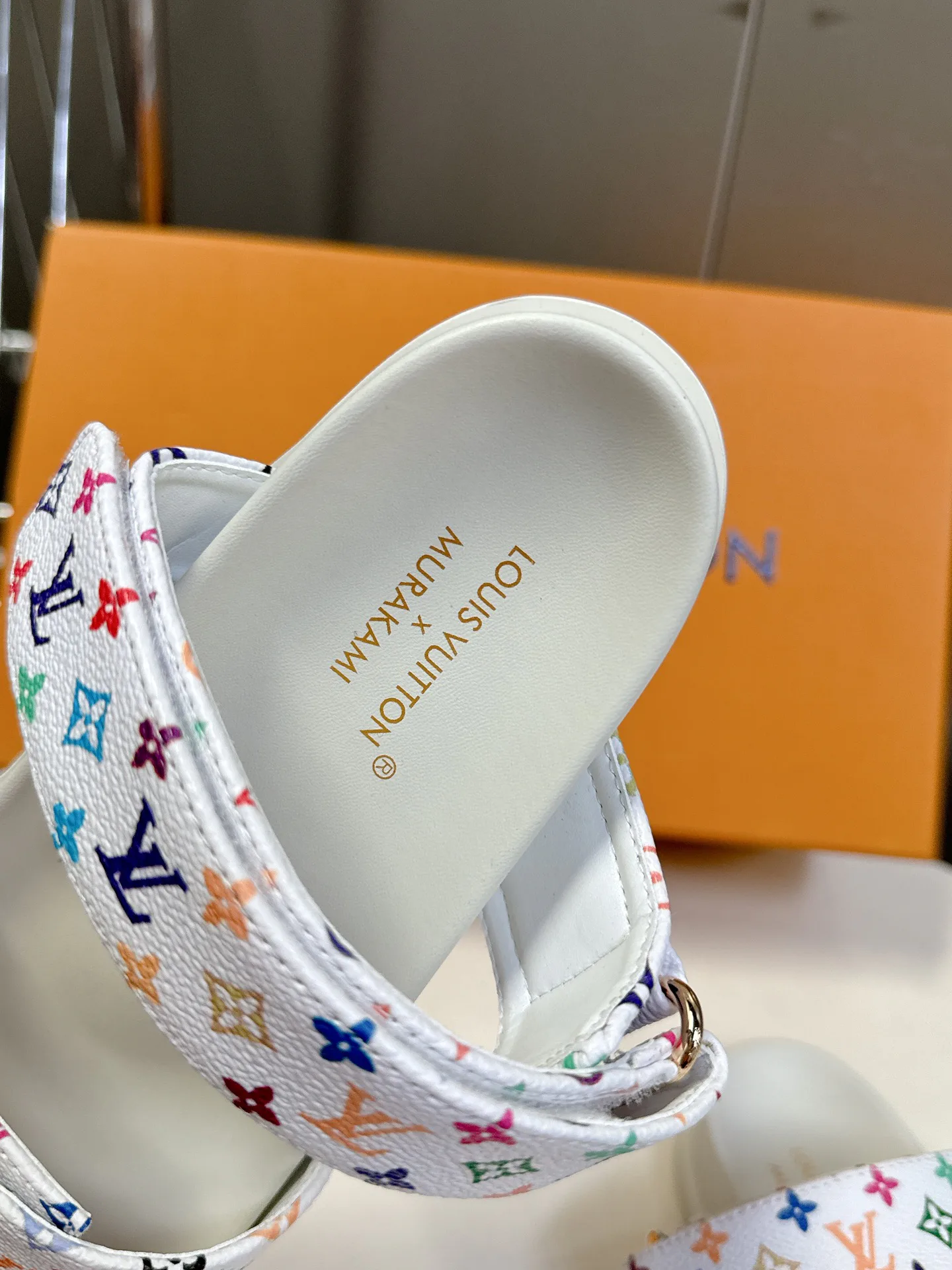 Шлепанцы Женские Louis Vuitton 9547