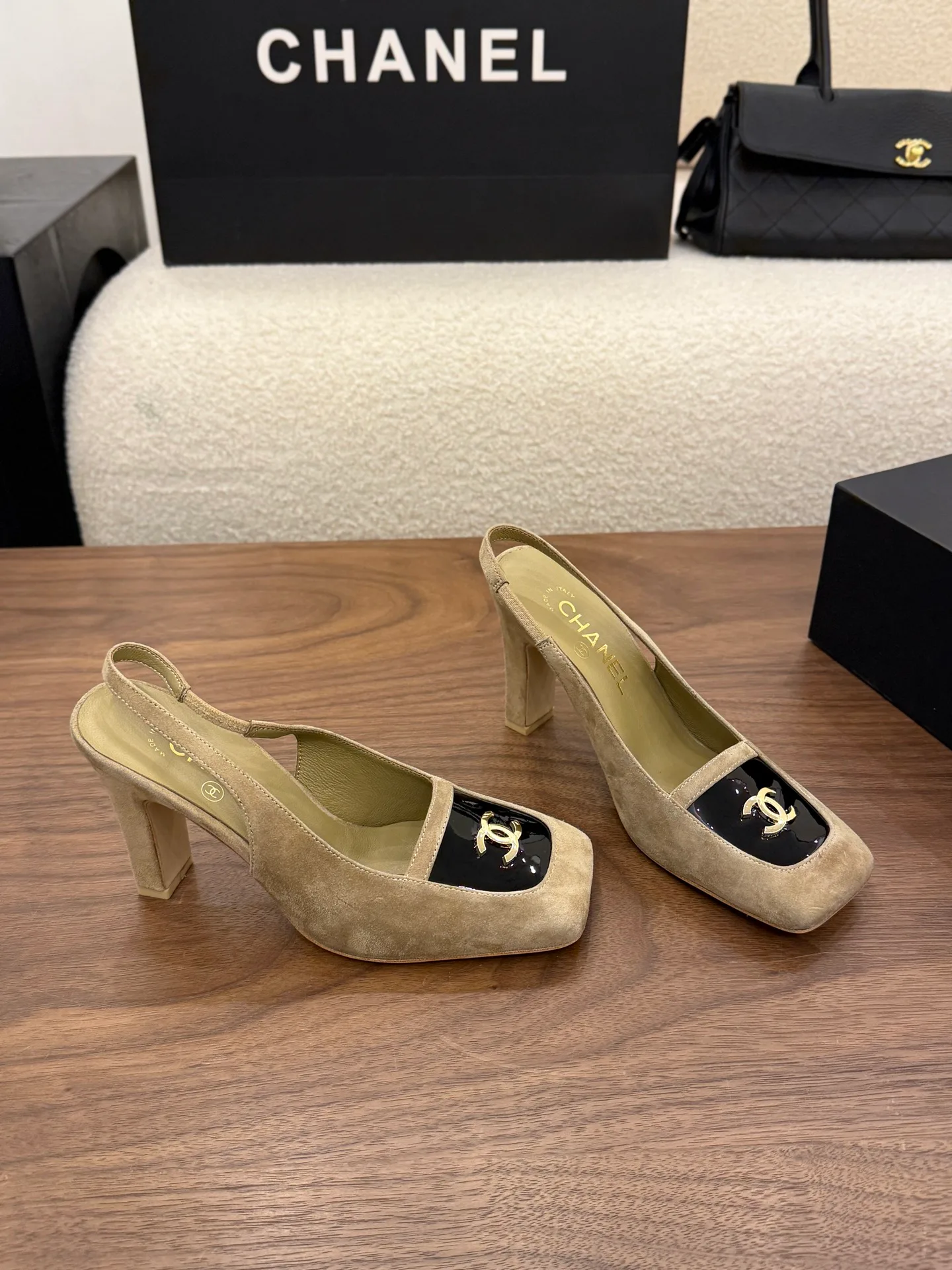Туфли Женские Chanel 19583446