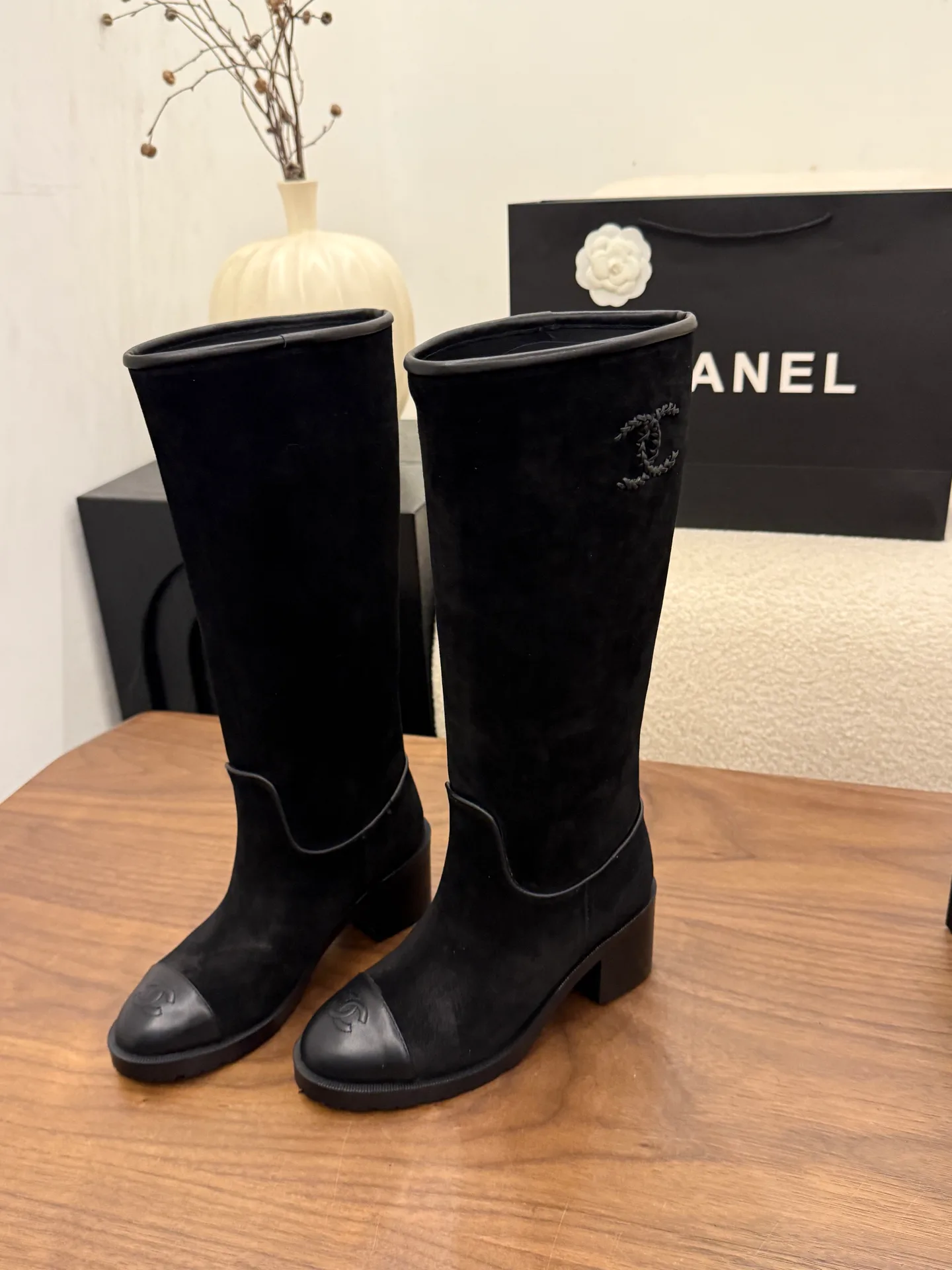 Сапоги Женские Chanel 18223596