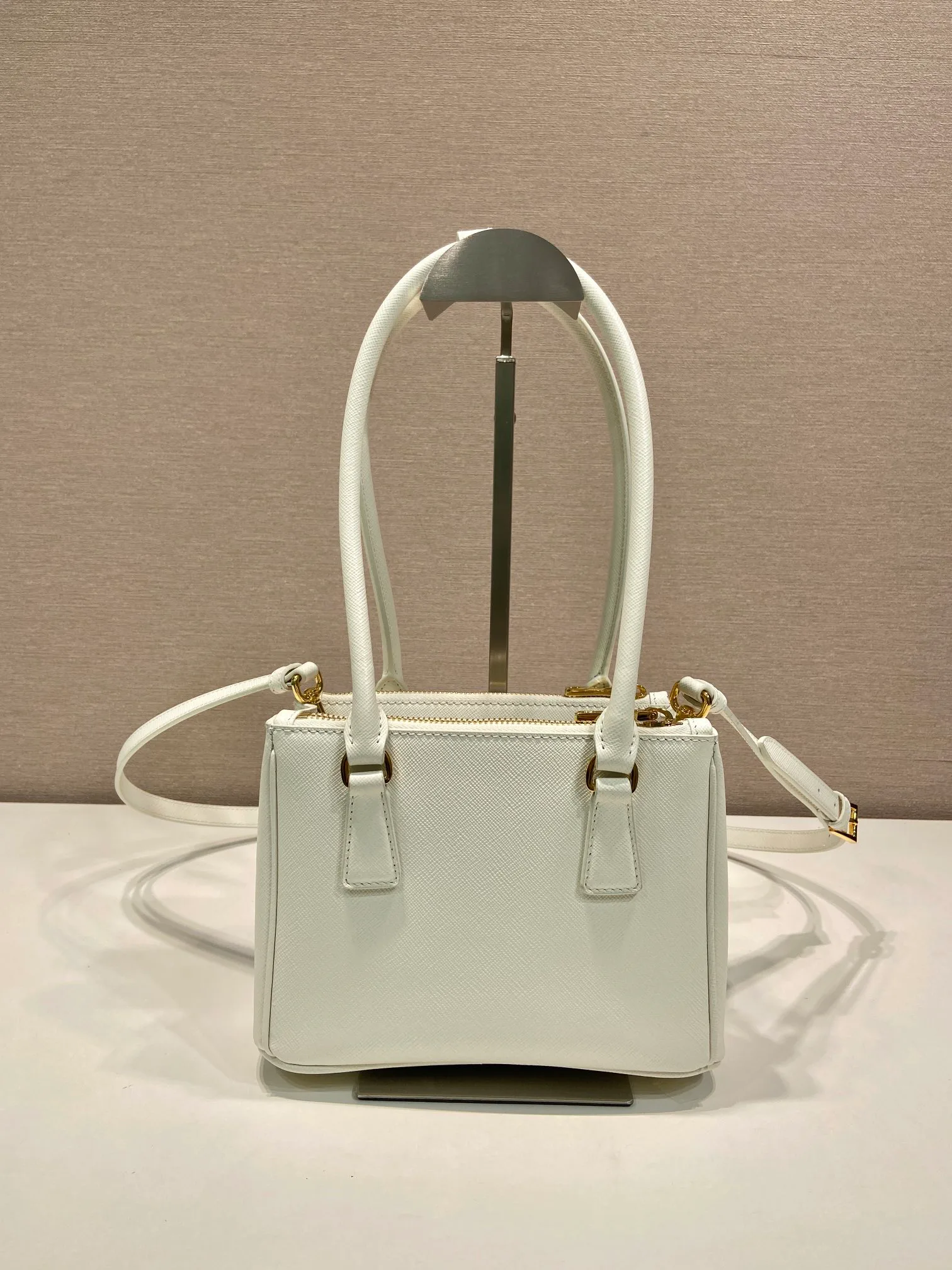 Классические Сумки Женские Prada 11336048