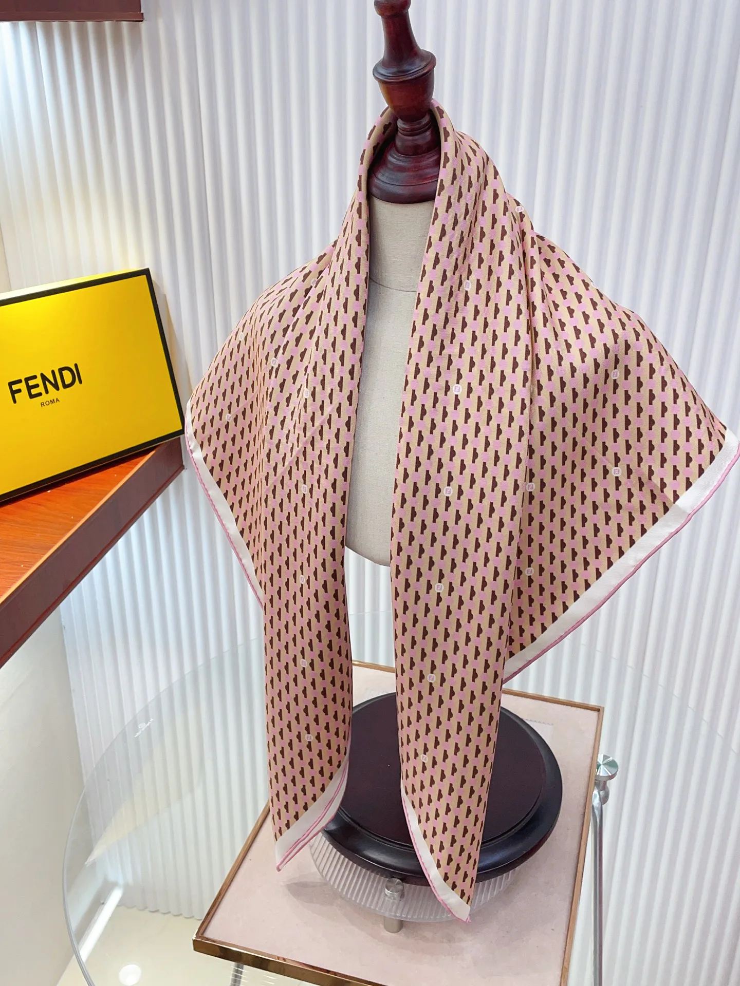 Платки Fendi 11362401