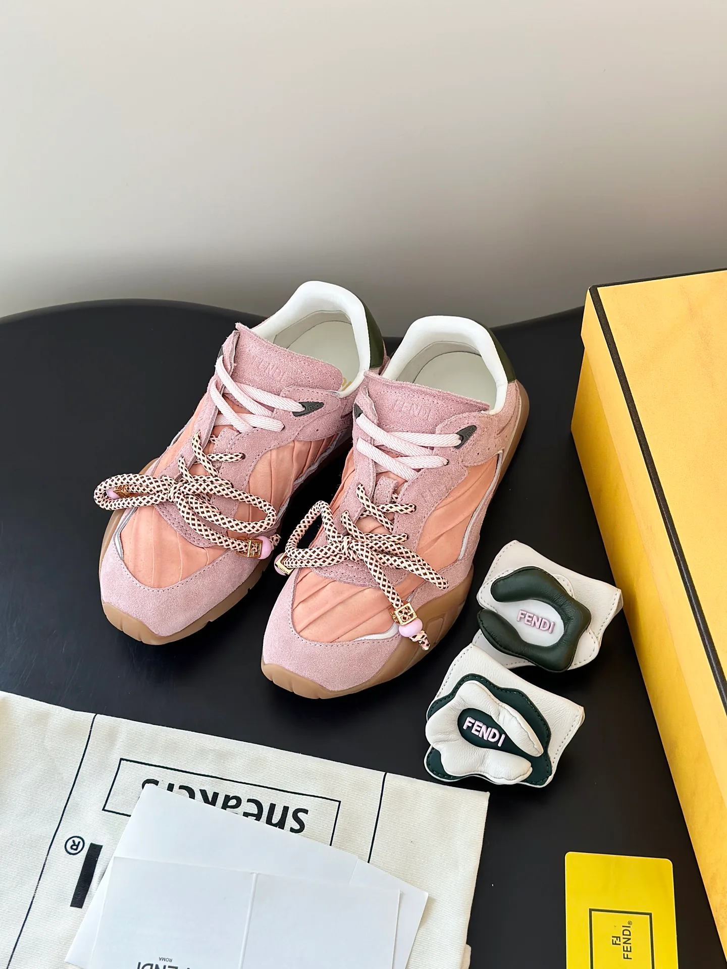 Кроссовки Женские Fendi 11886714