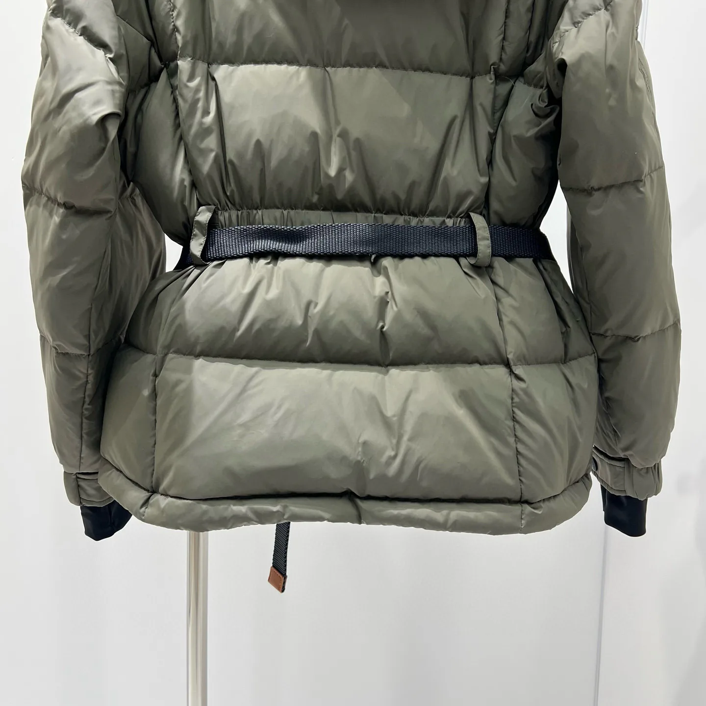 Куртки И Пуховики Женские Moncler 18952075