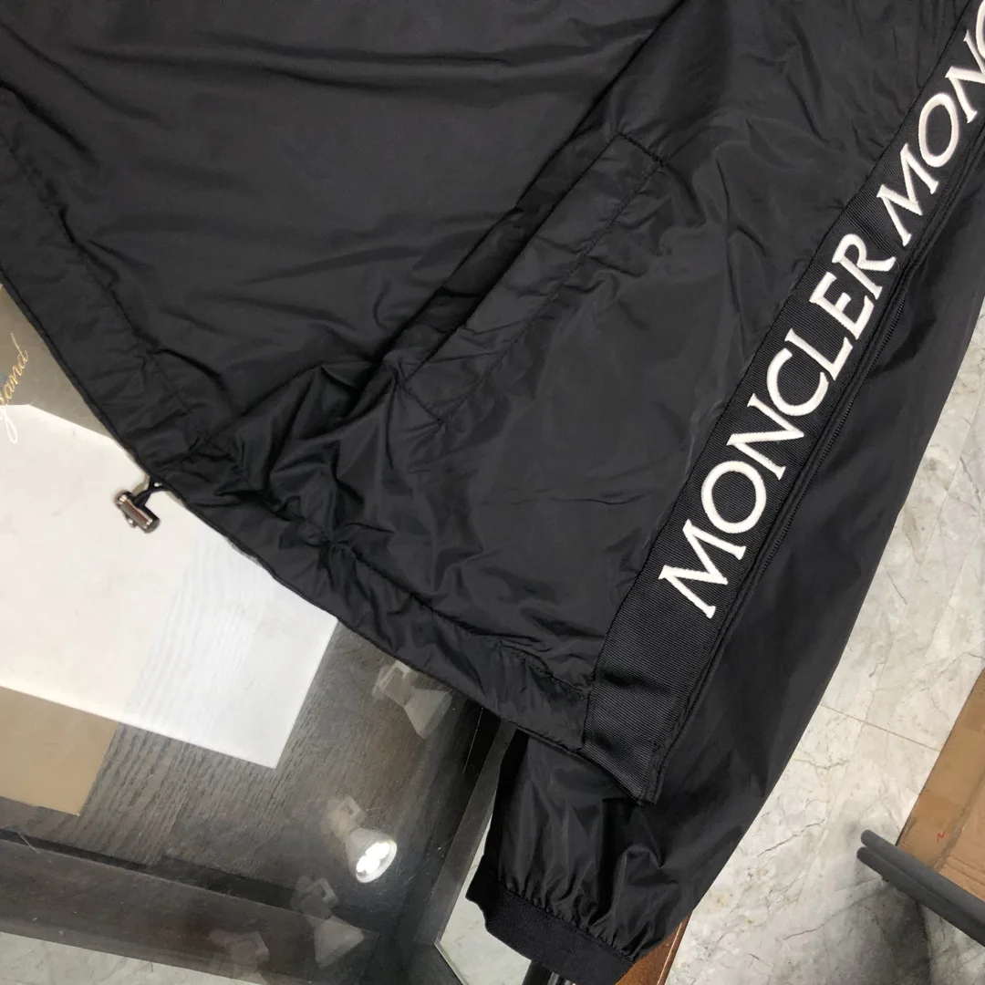 Куртки И Пуховики Мужские Moncler 17286029