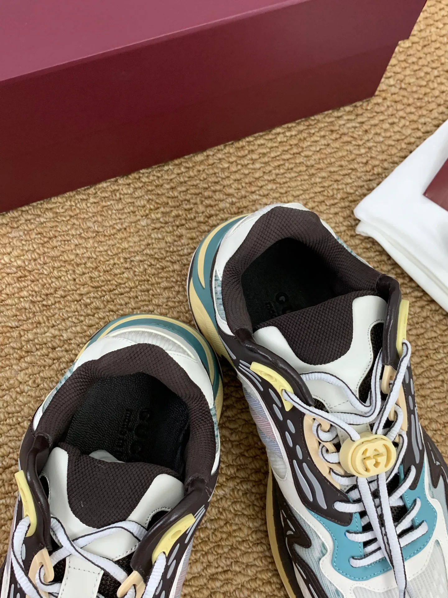 Кроссовки Женские Gucci 17545257