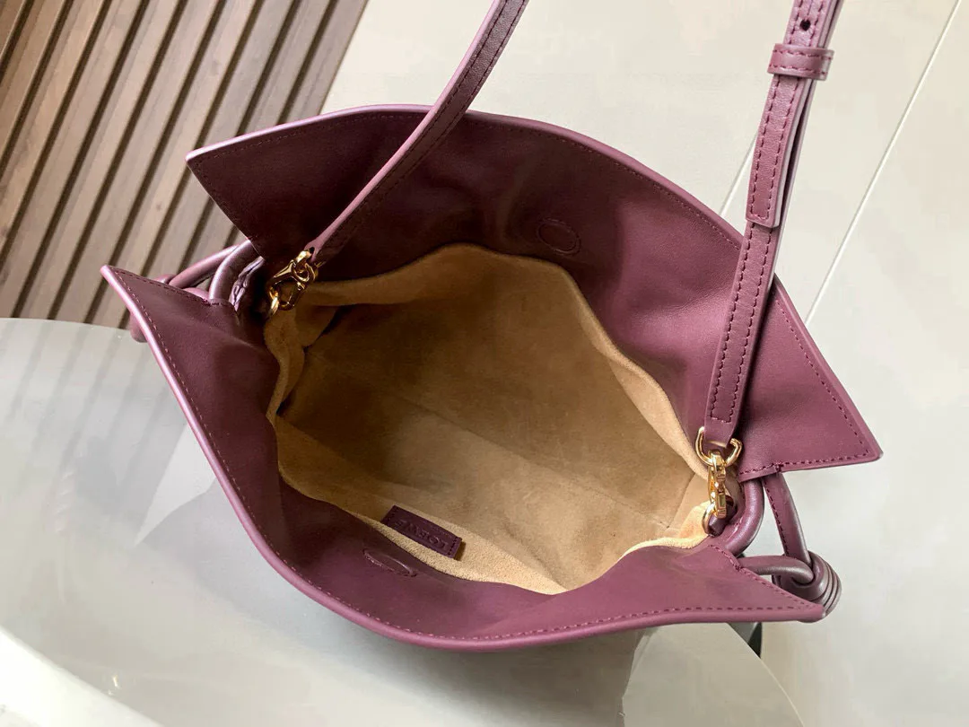 Клатчи Женские Loewe 10823958