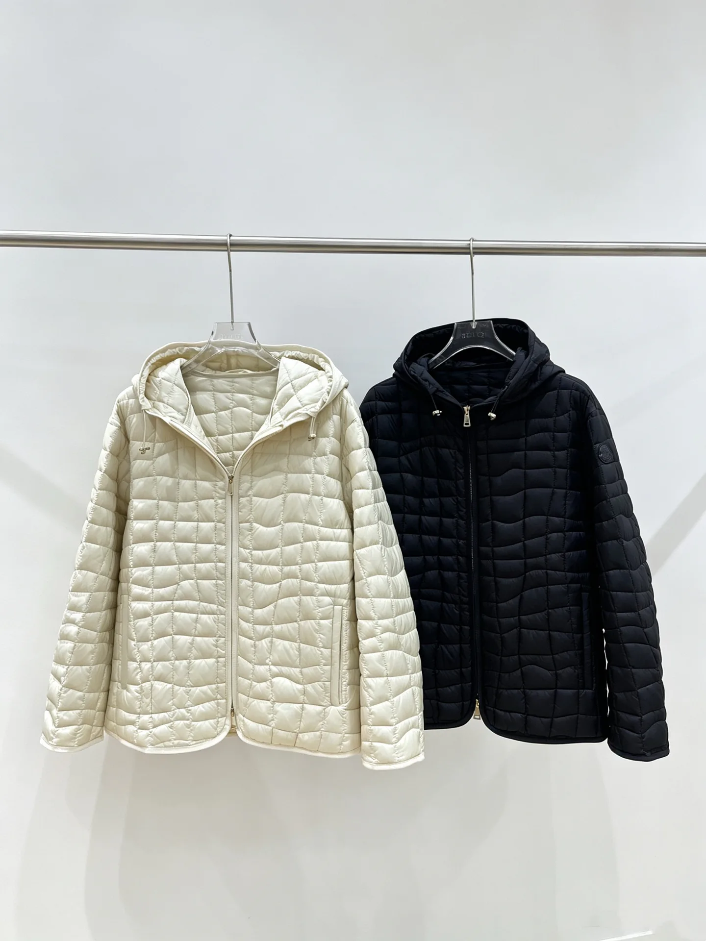 Куртки И Пуховики Женские Moncler 18849943