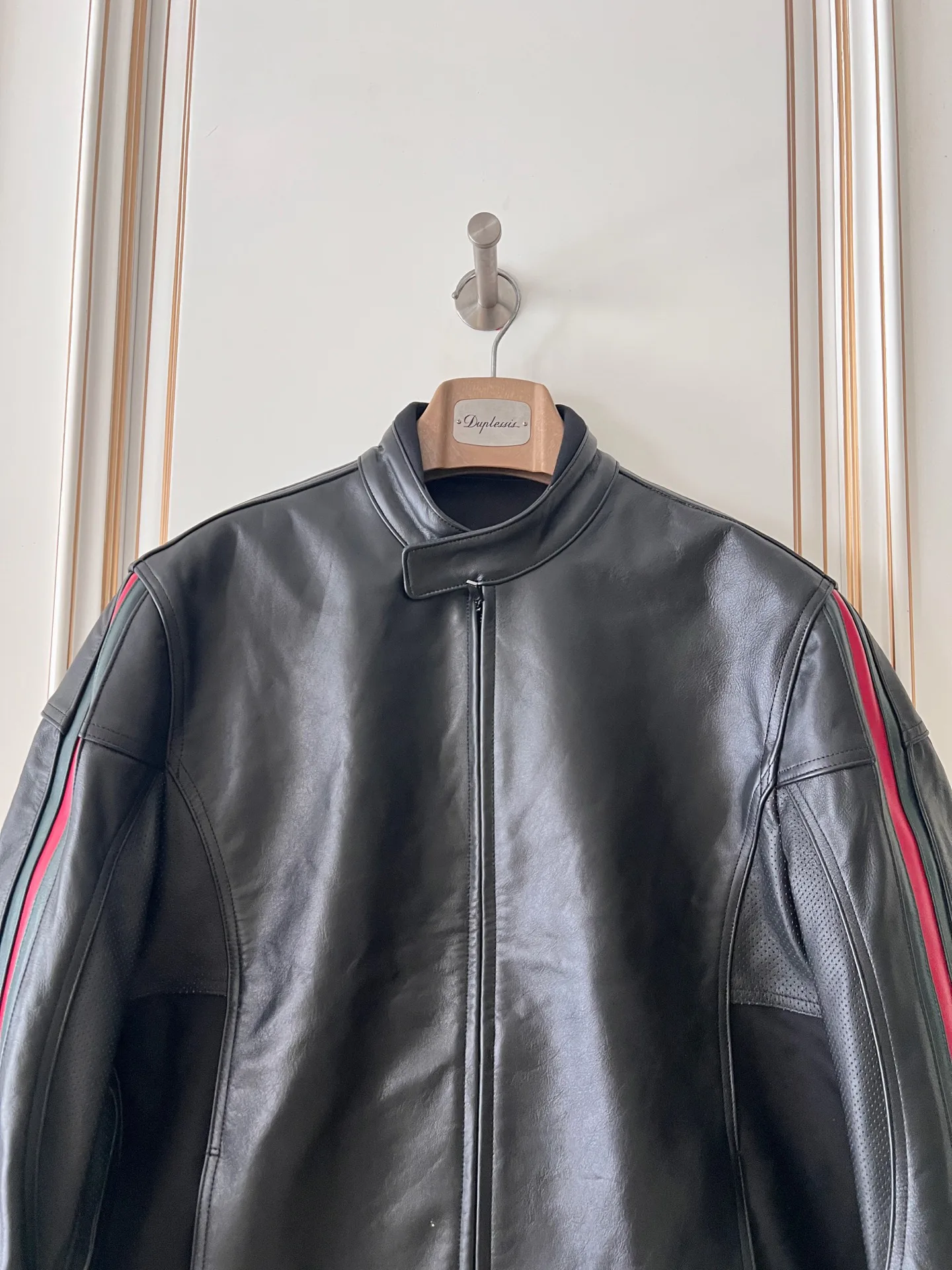Кожаные Куртки И Дублёнки Женские Gucci 18408974