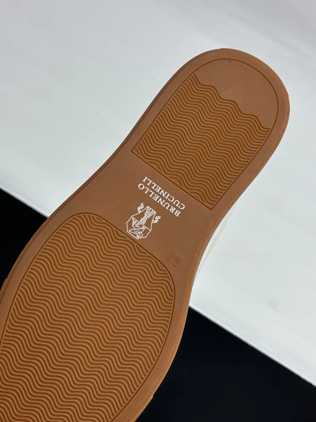 Кроссовки Женские Brunello Cucinelli 18707419