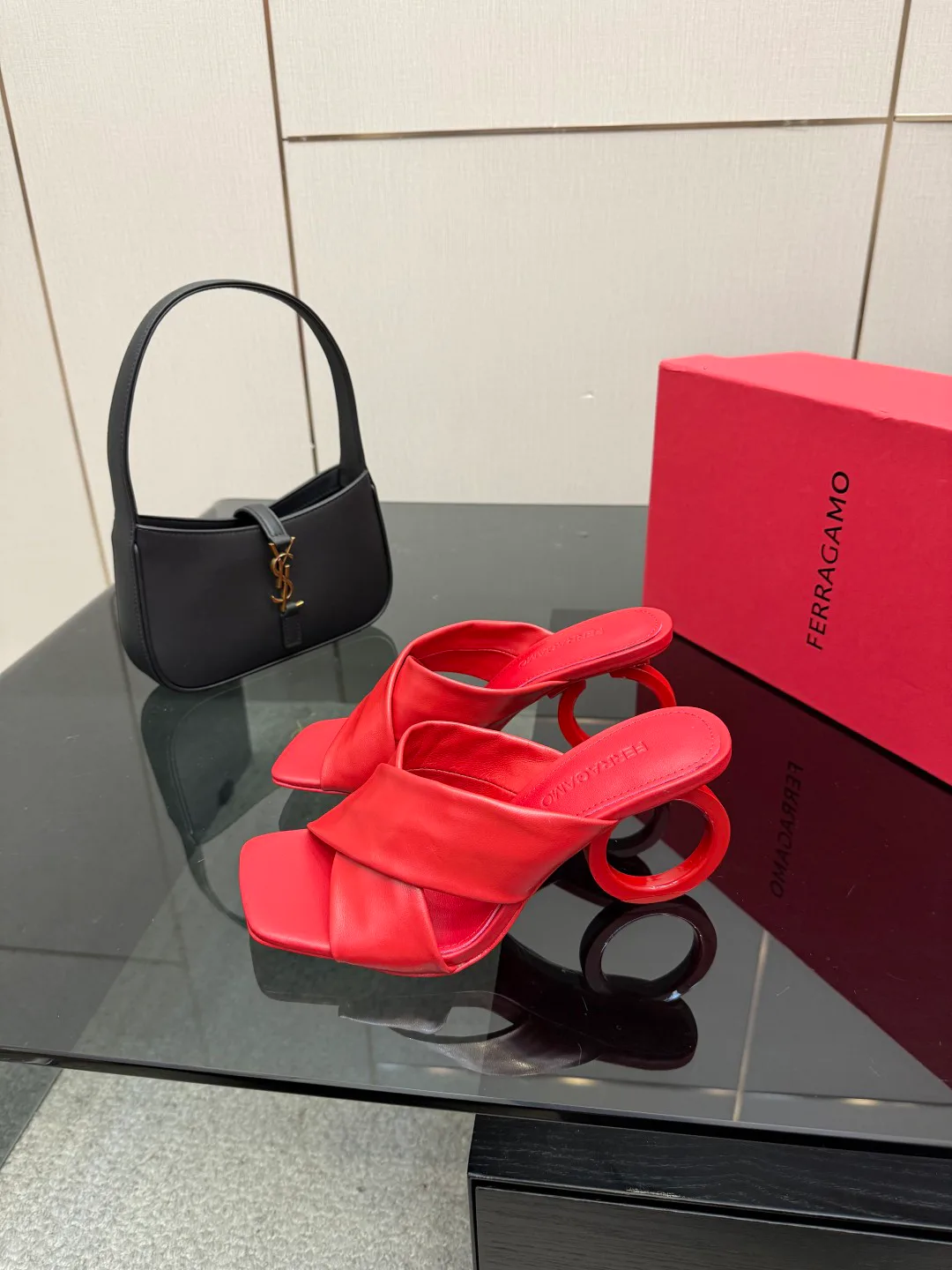 Босоножки Женские Salvatore Ferragamo 1498828