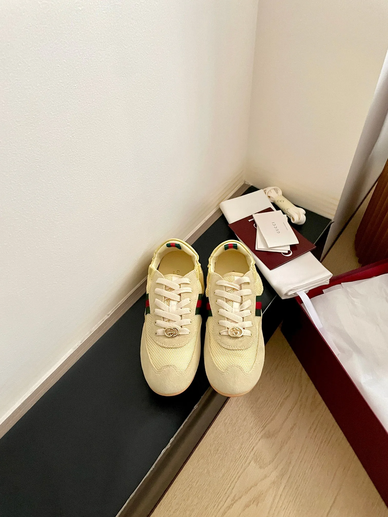 Кроссовки Женские Gucci 941866