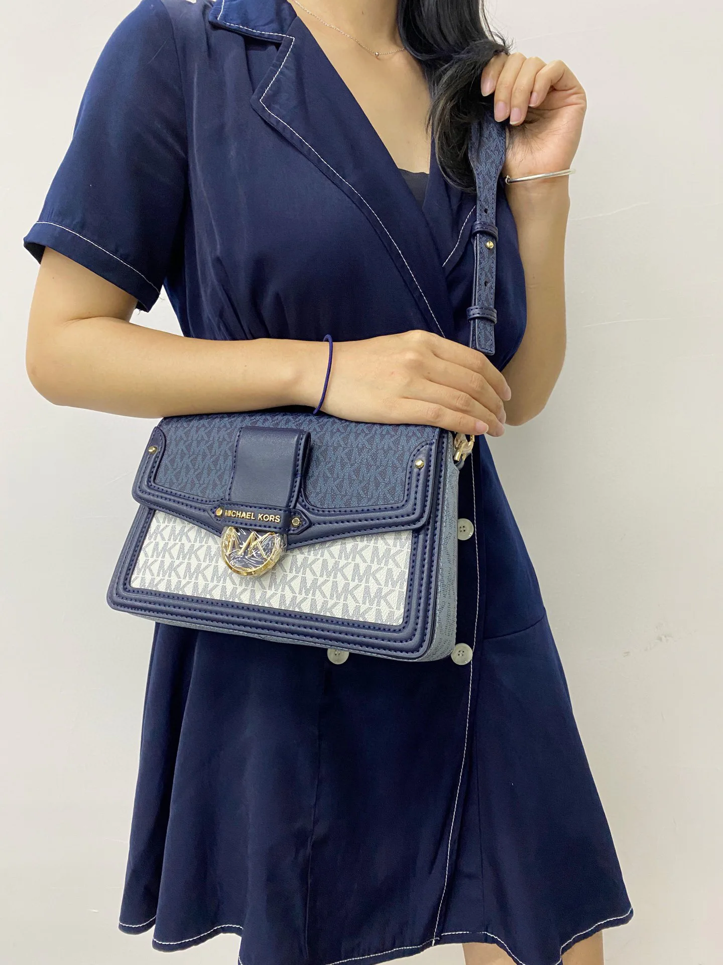 Сумки На Ремне Женские Michael Kors 803370