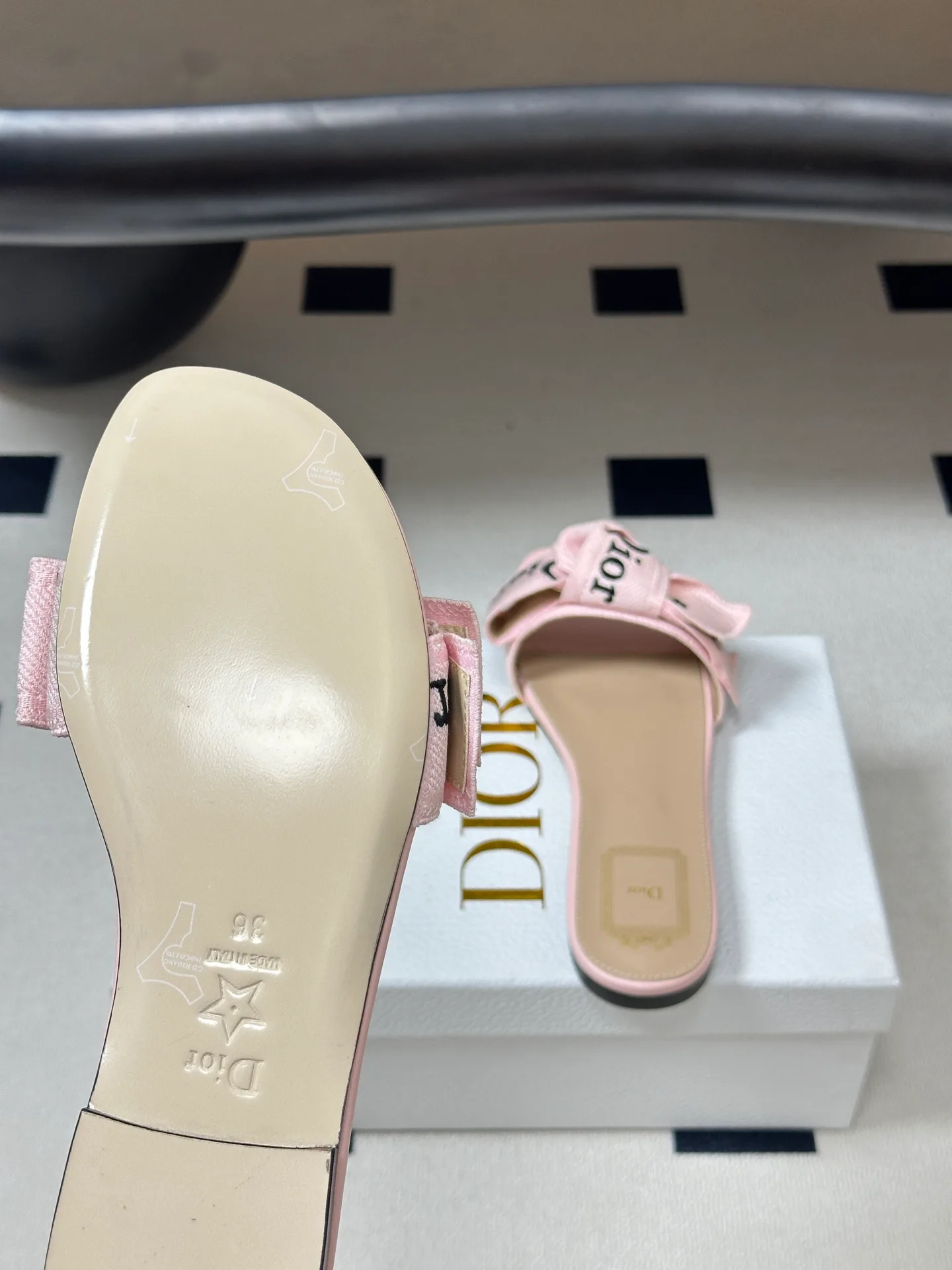 Шлепанцы Женские Christian Dior 18262087