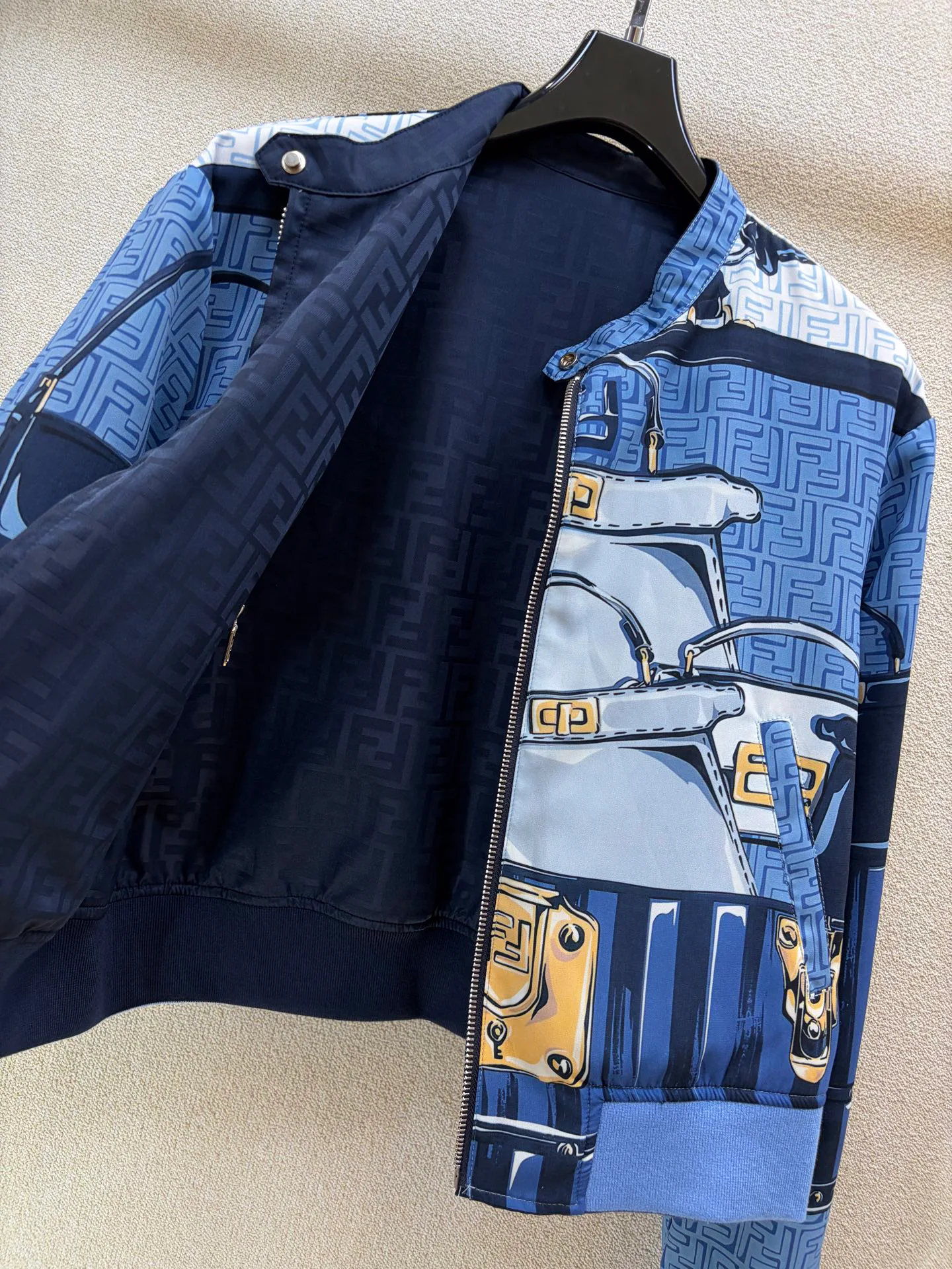 Куртки И Пуховики Женские Fendi 18408102