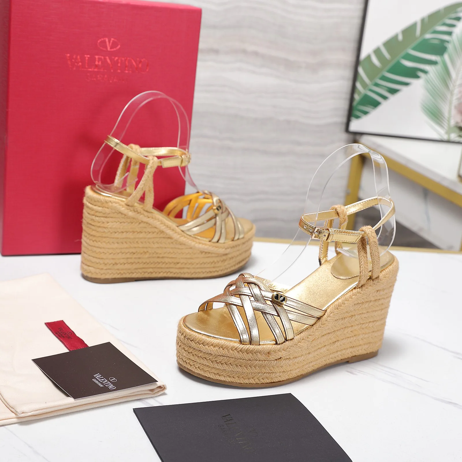 Босоножки Женские Valentino 18346930