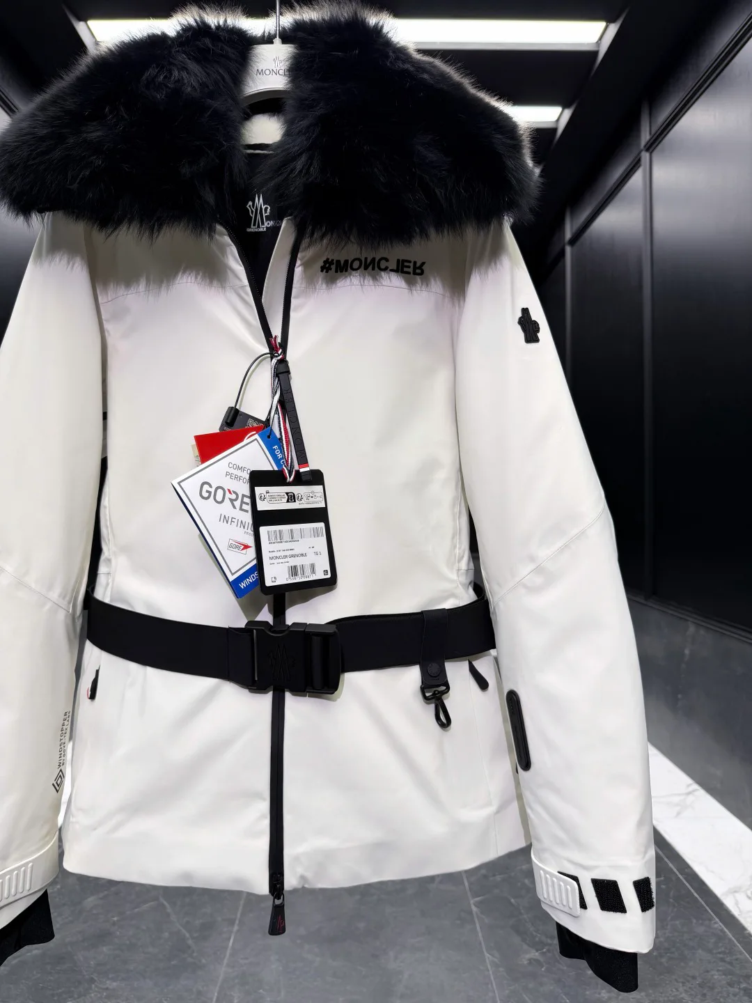Куртки И Пуховики Женские Moncler 18741164