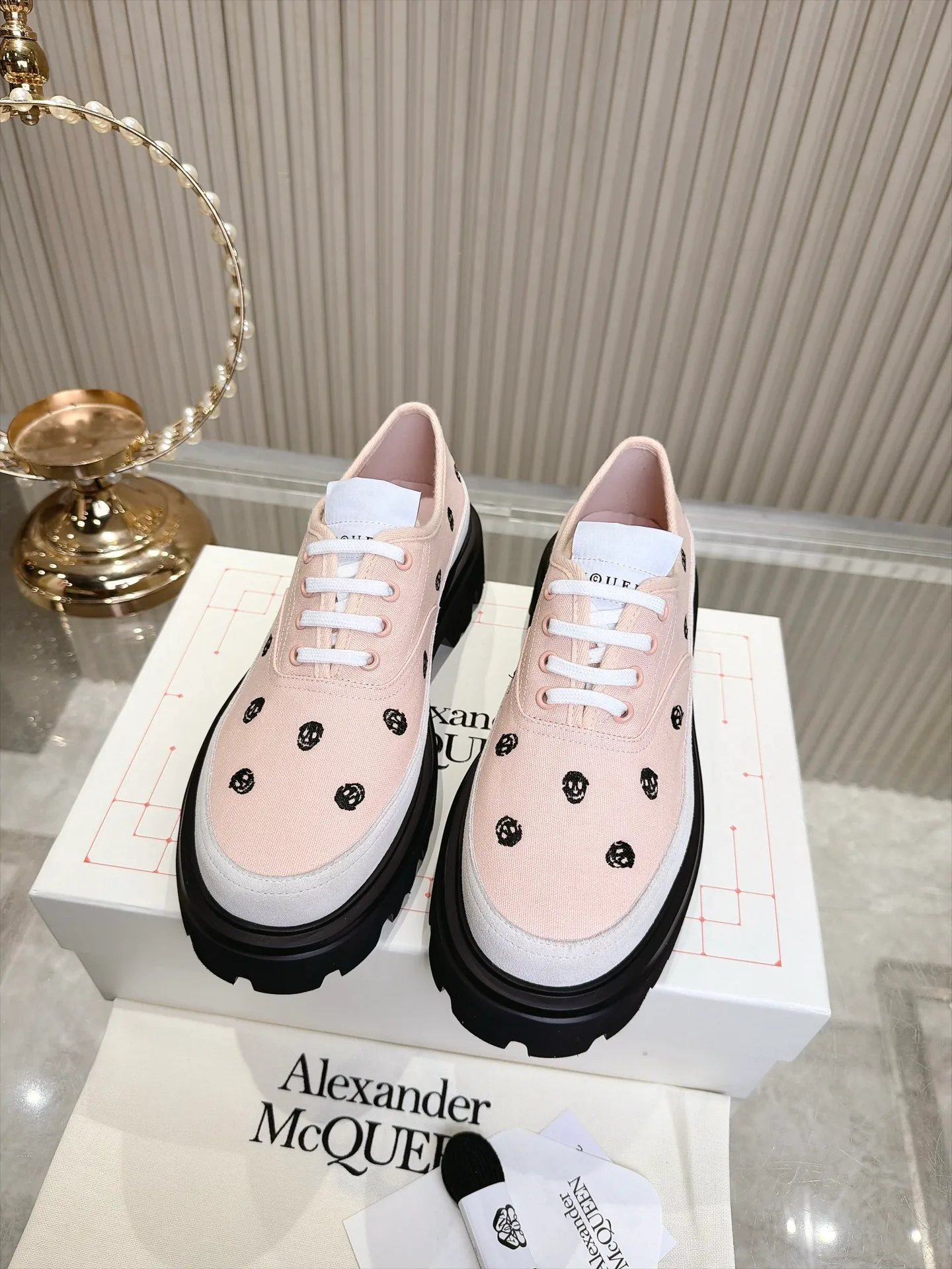 Кроссовки Женские Alexander Mcqueen 19080152