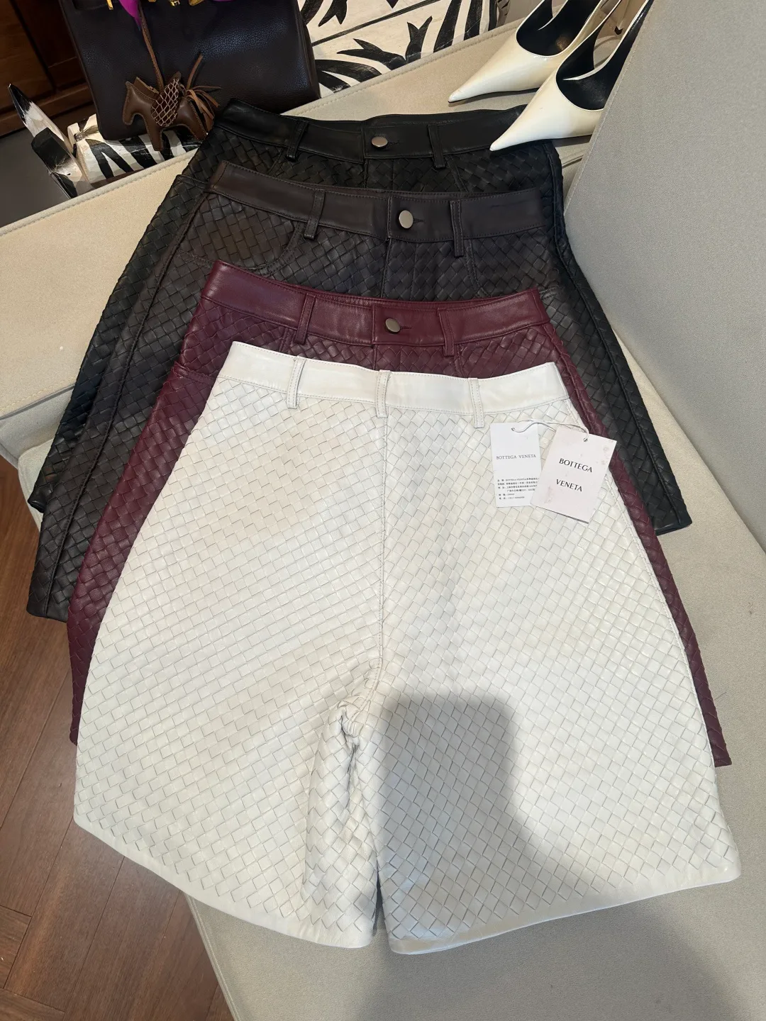 Шорты Женские Bottega Veneta 17460755