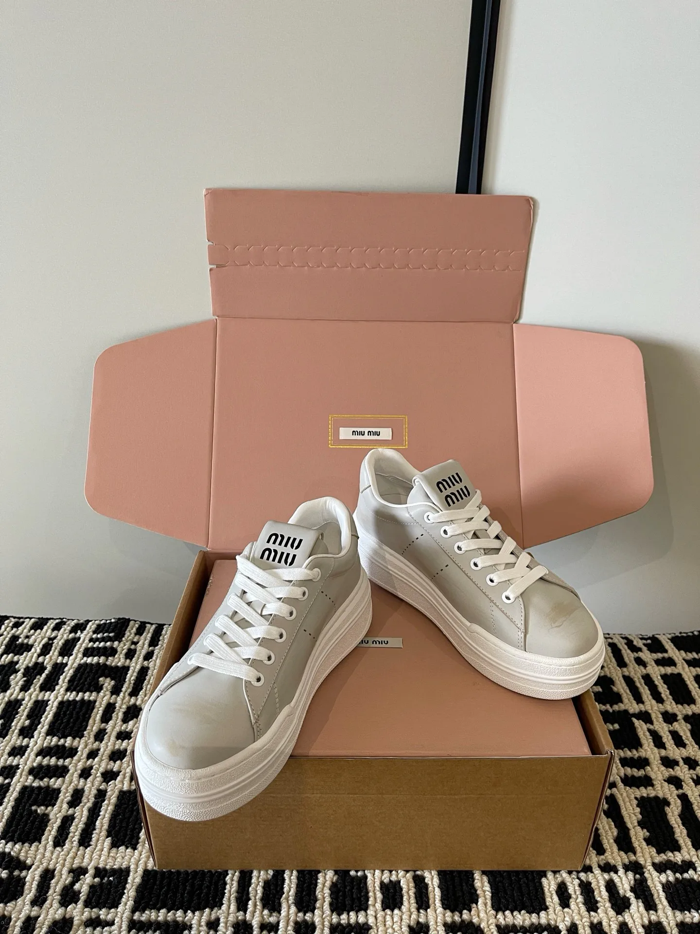 Кроссовки Женские Miu Miu 18234983