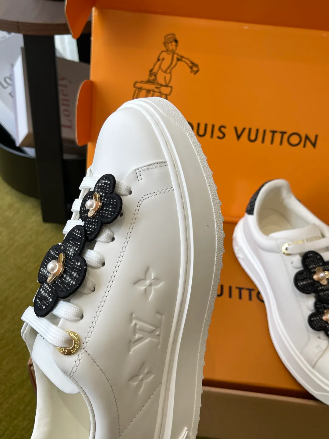 Кроссовки Женские Louis Vuitton 19002720