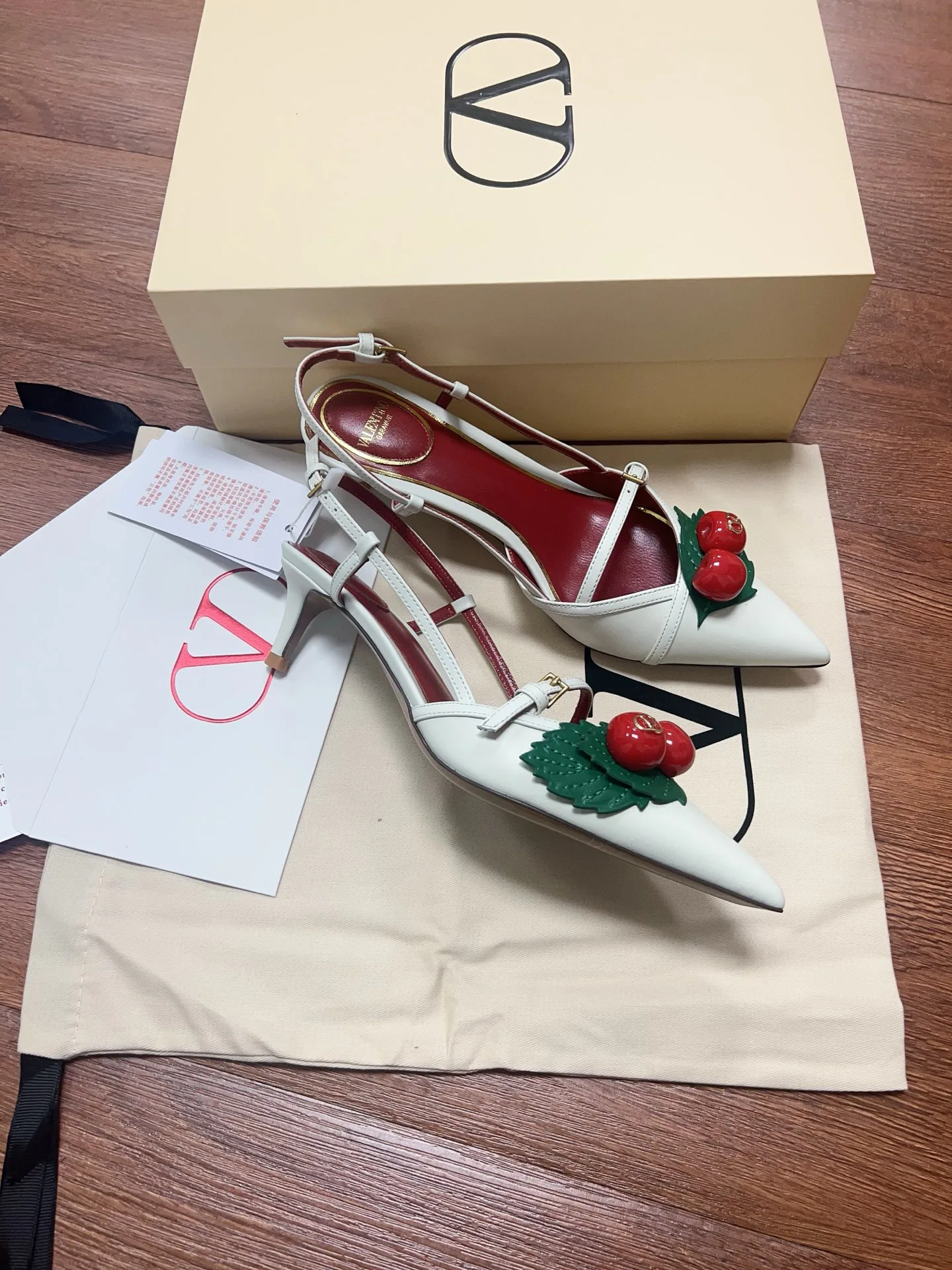 Босоножки Женские Valentino 10994259