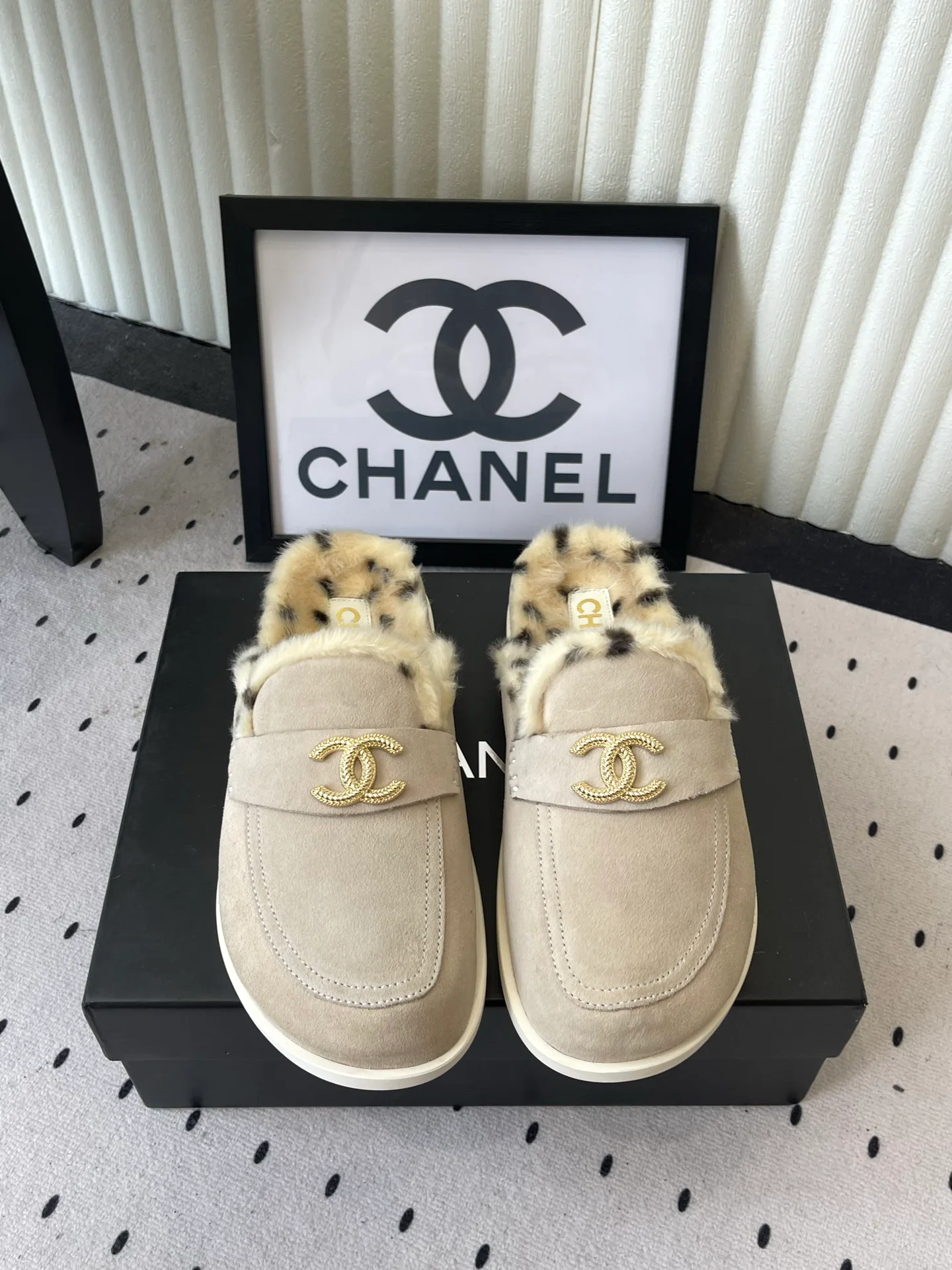 Тапочки Женские Chanel 18609996