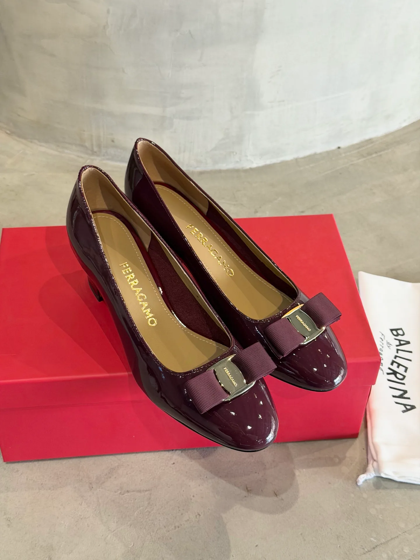 Туфли Женские Salvatore Ferragamo 11703594