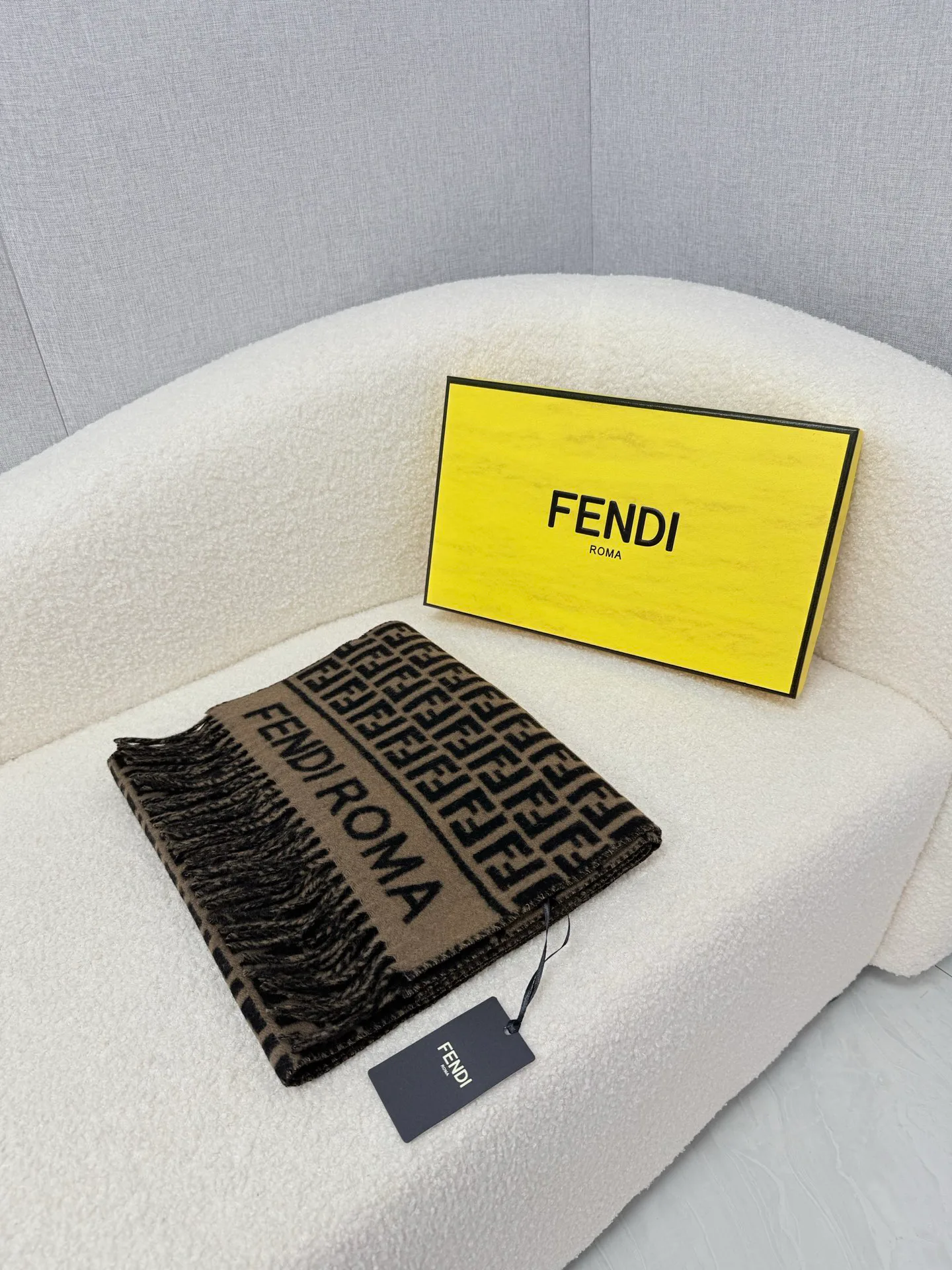 Шарфы Fendi 18003372