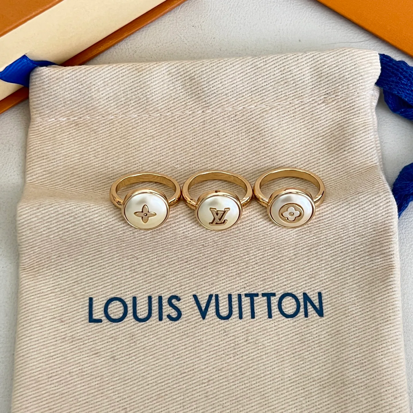 Бижутерия Louis Vuitton 17734046