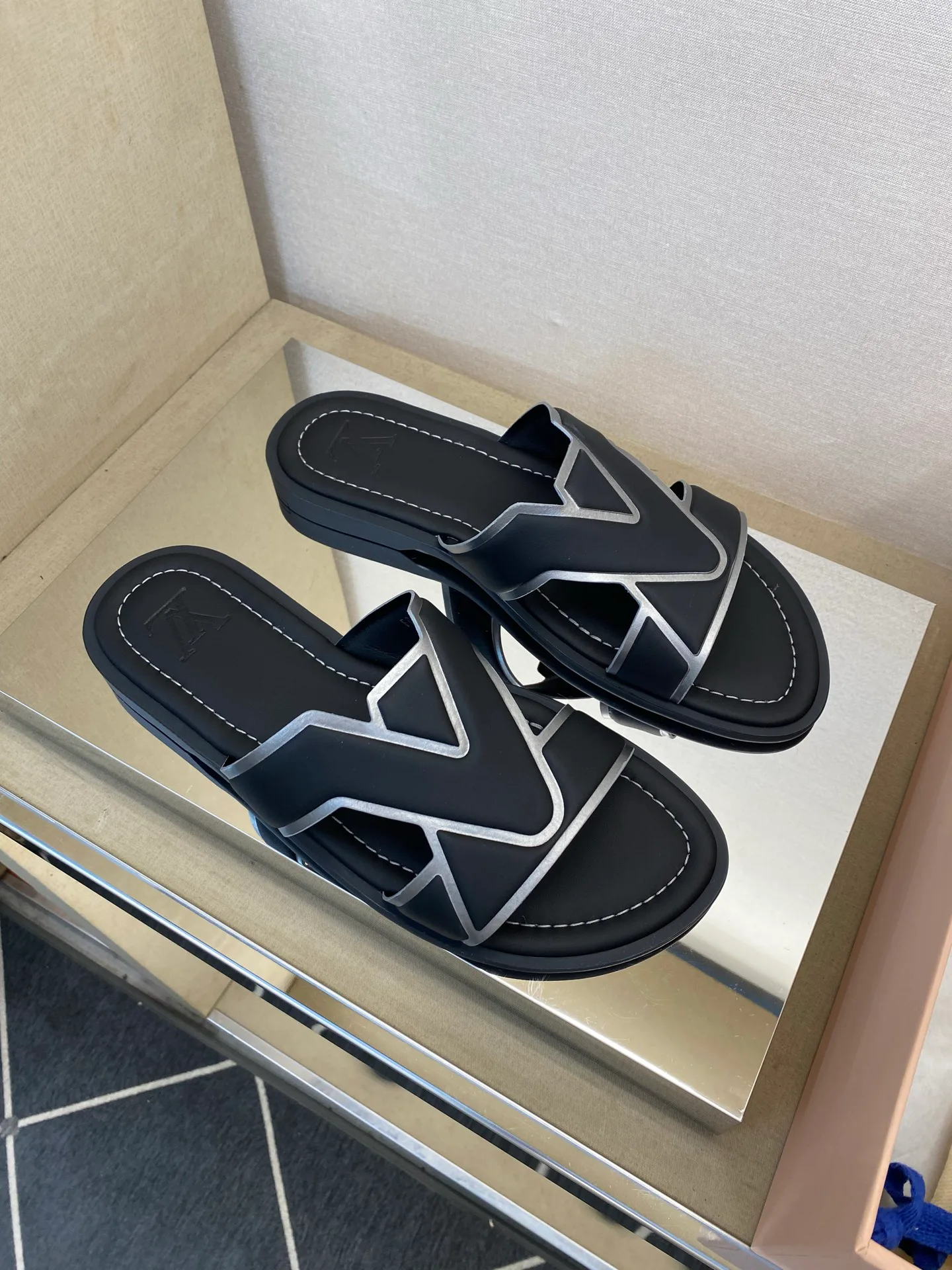 Шлепанцы Мужские Louis Vuitton 13080176