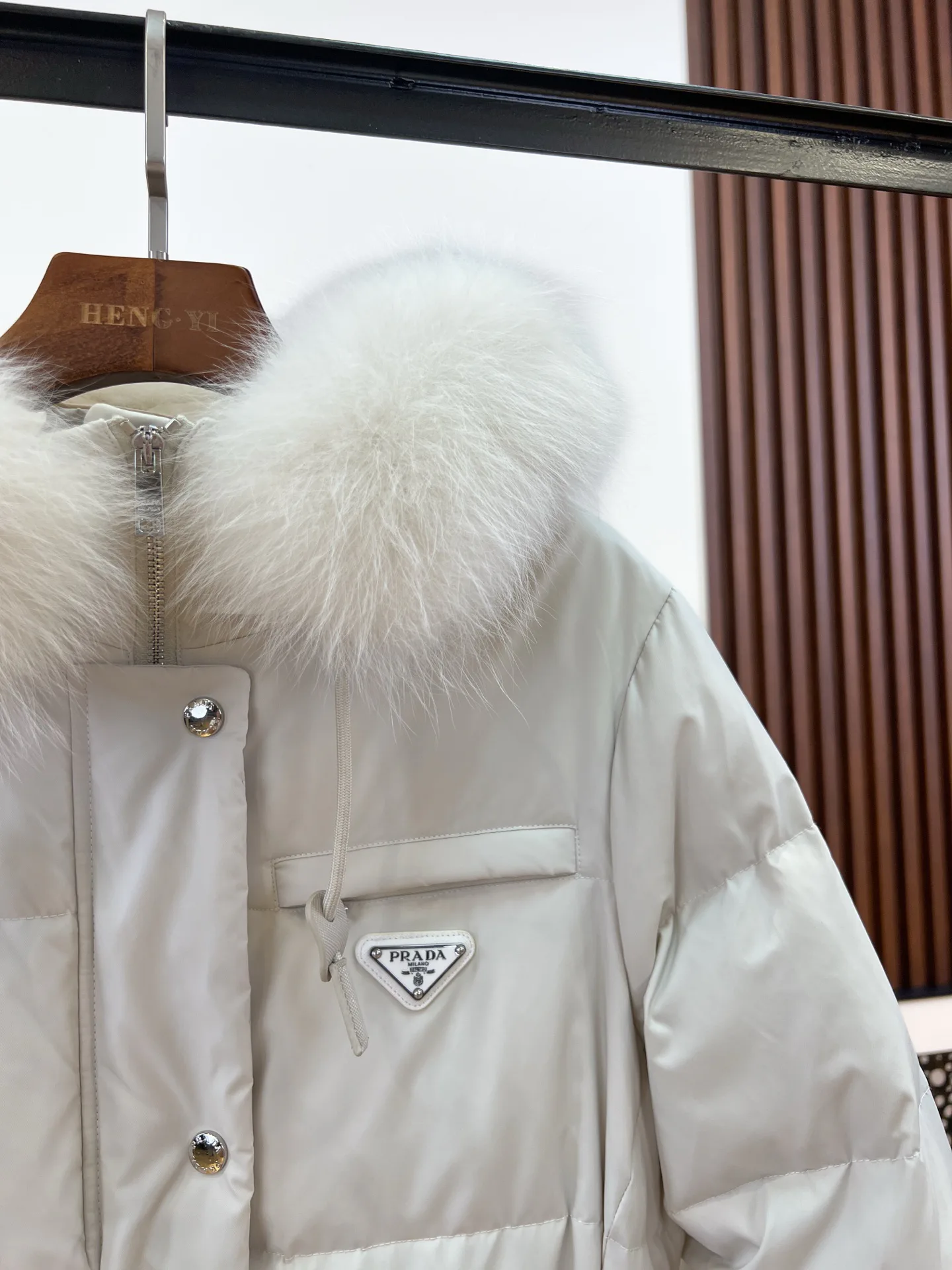 Куртки И Пуховики Женские Prada 18820547