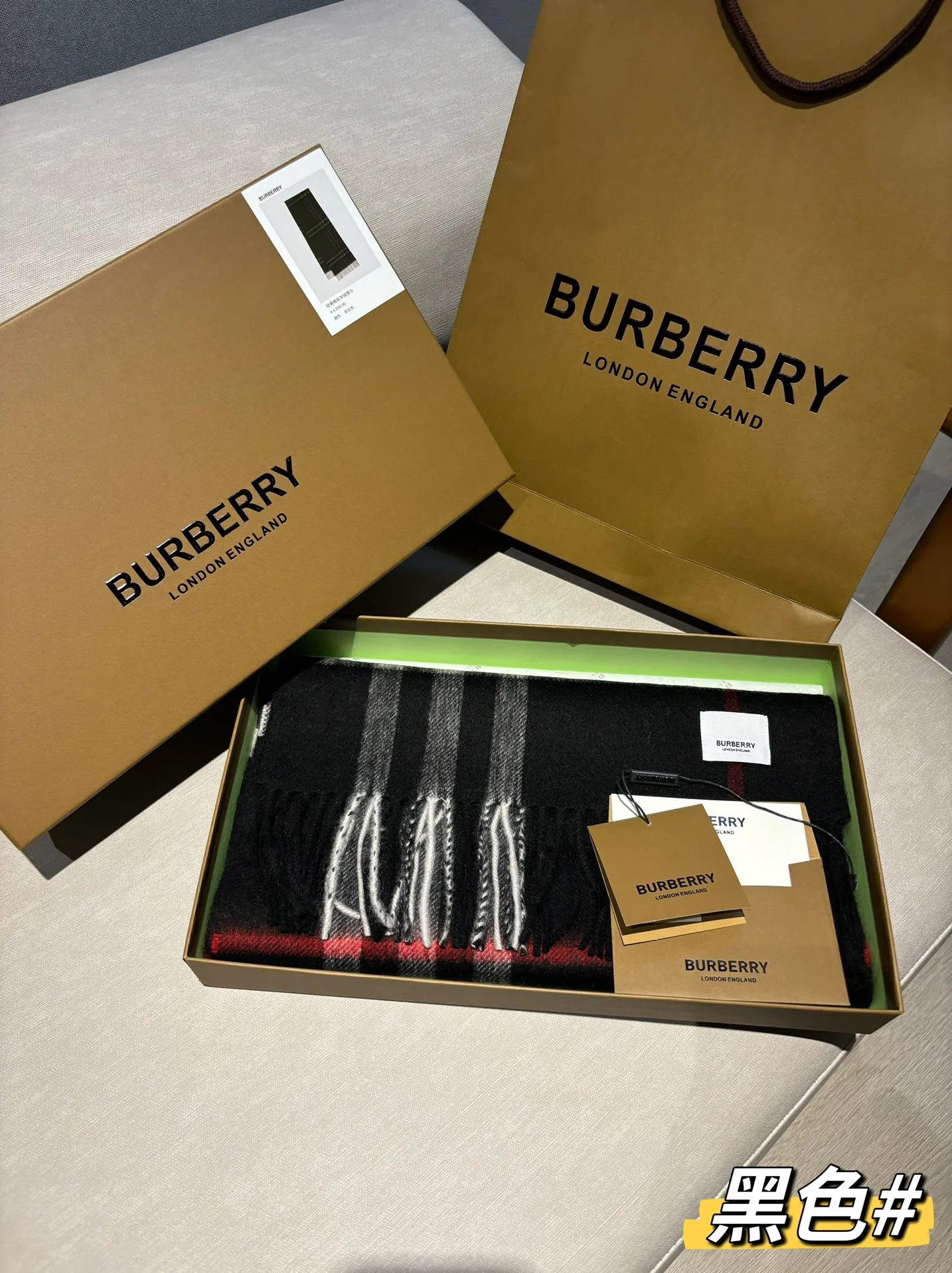 Шарфы Burberry 18507486