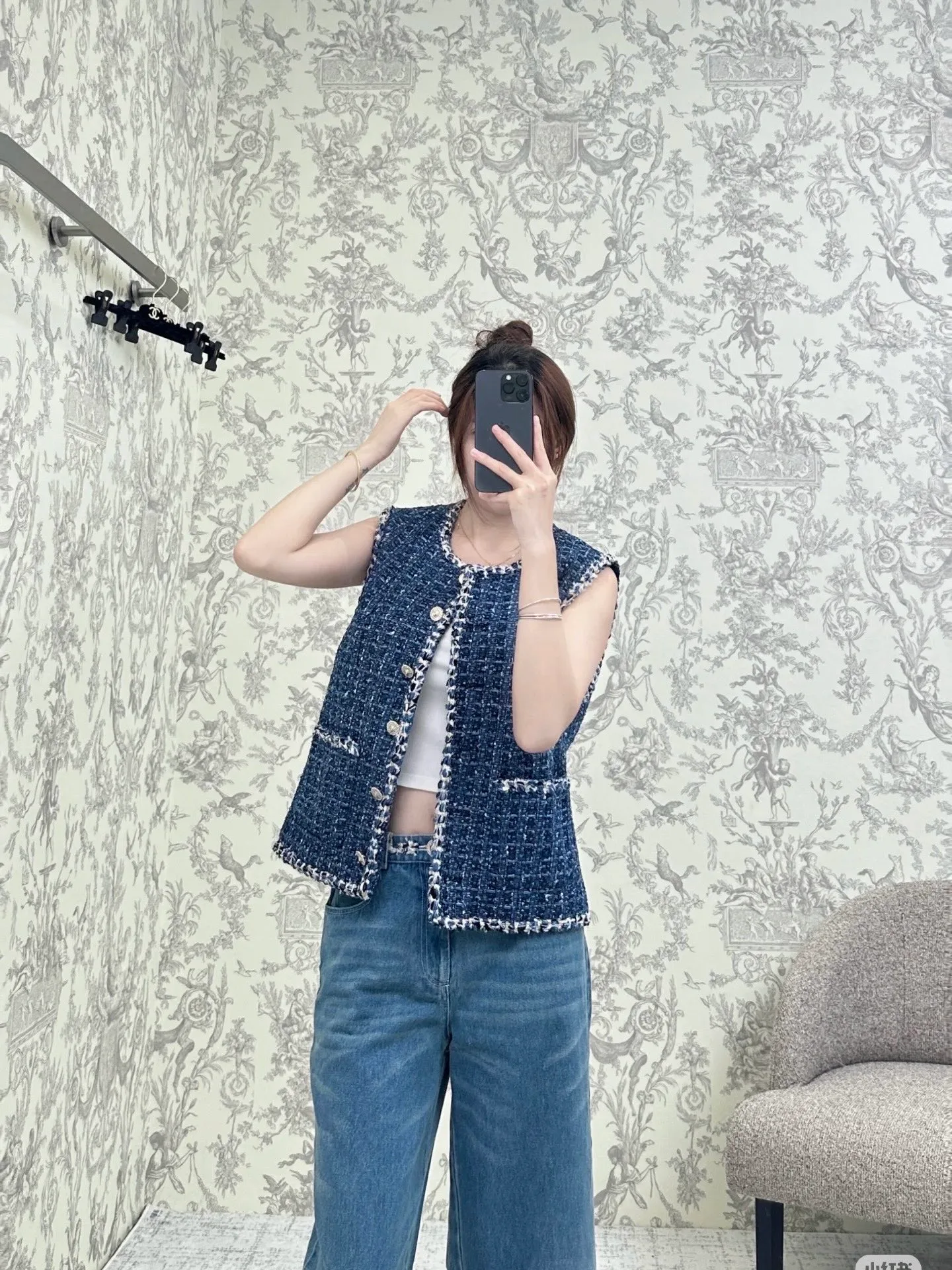 Жилеты Женские Chanel 17144793