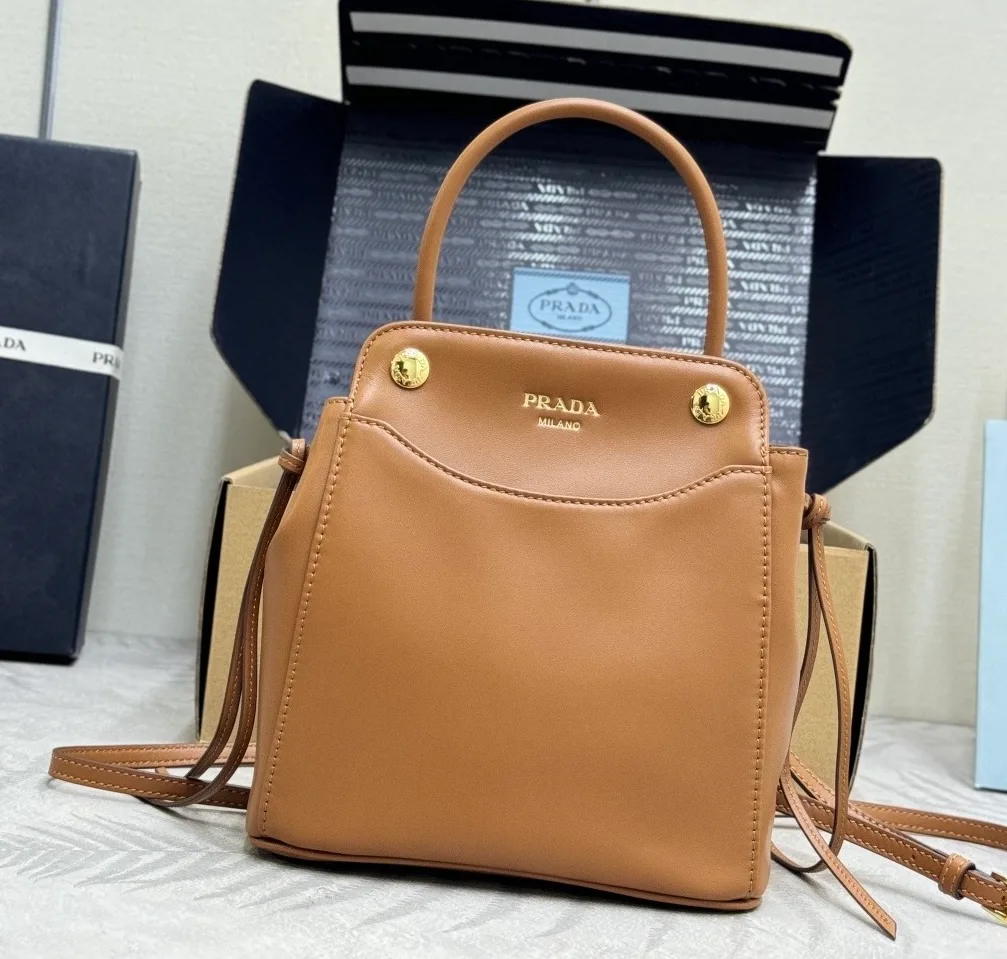 Классические Сумки Женские Prada 12131030