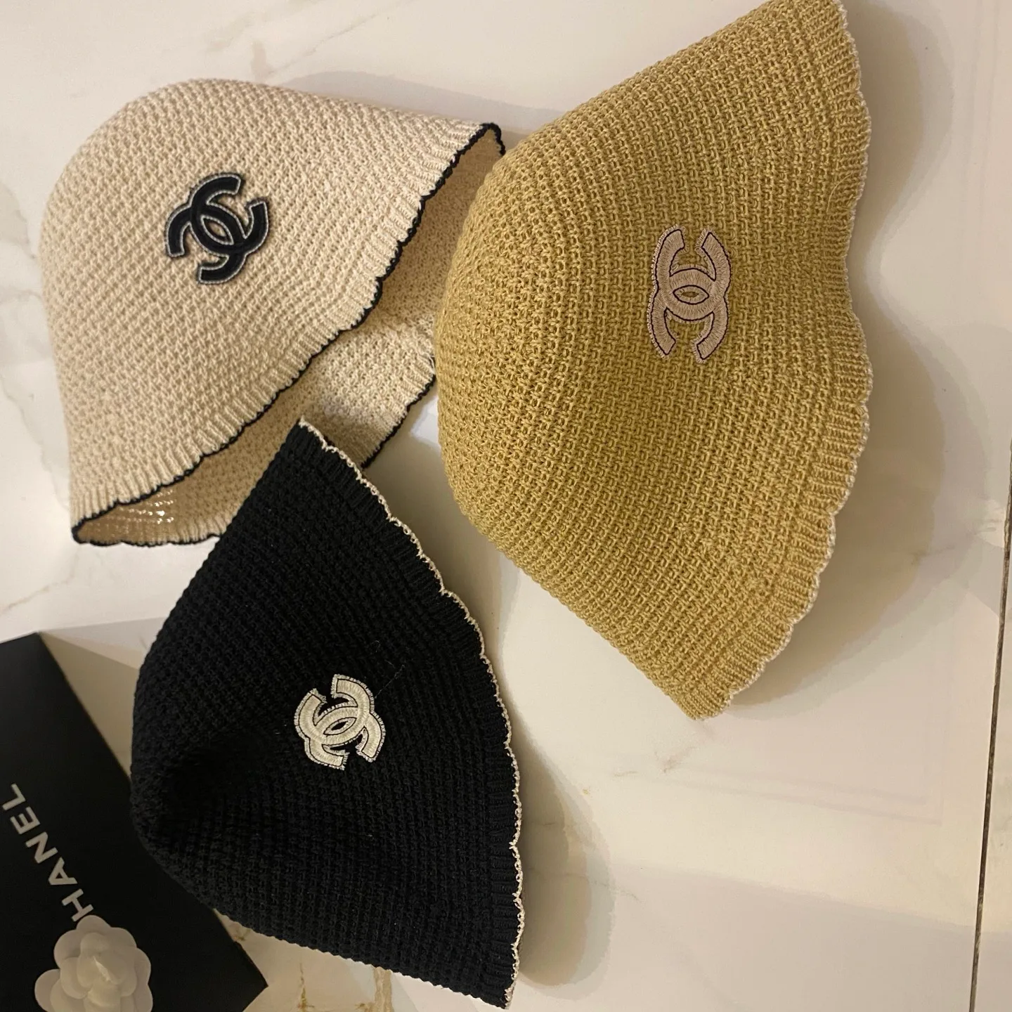 Головные Уборы Chanel 17498307