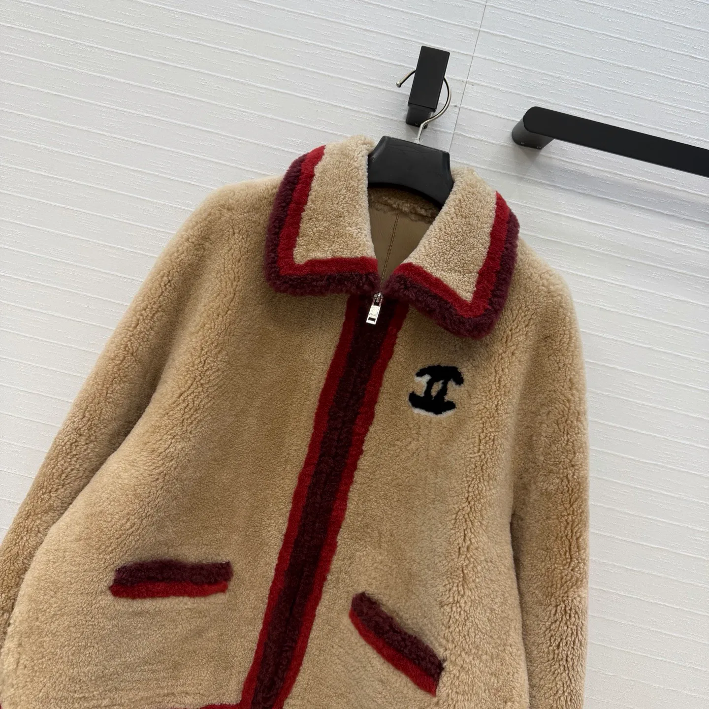 Куртки И Пуховики Женские Chanel 19725796