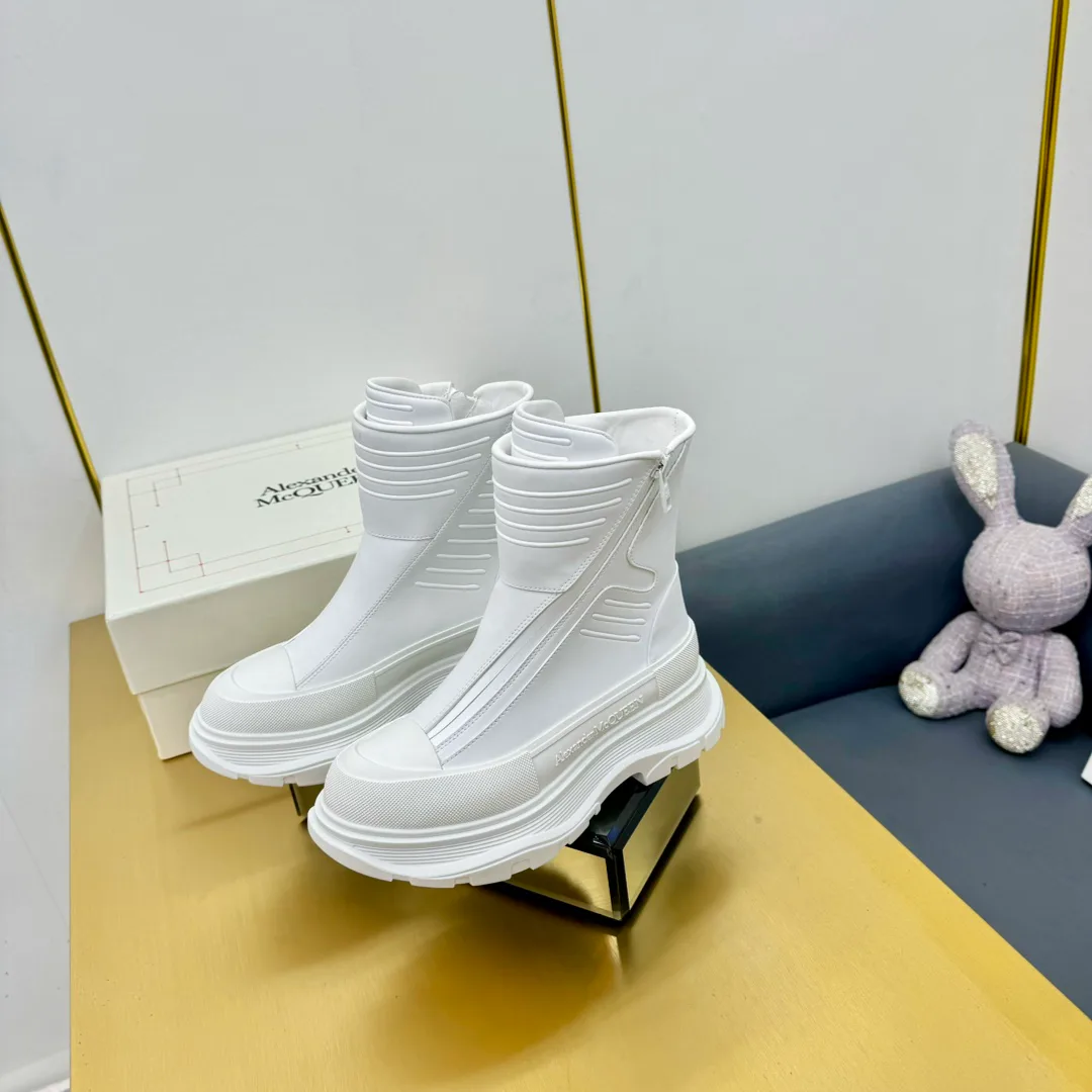 Кроссовки Женские Alexander Mcqueen 18397480