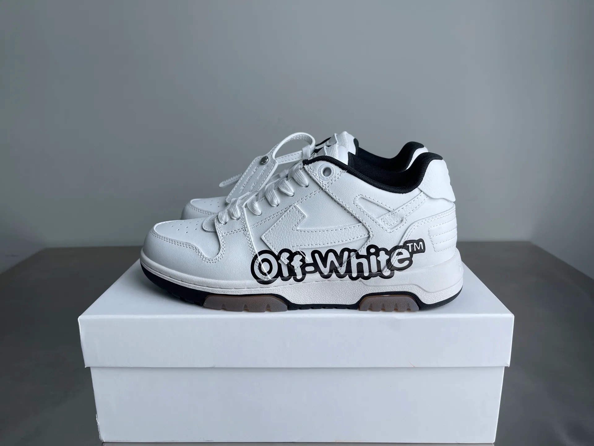 Кроссовки Женские Off-White 5279351