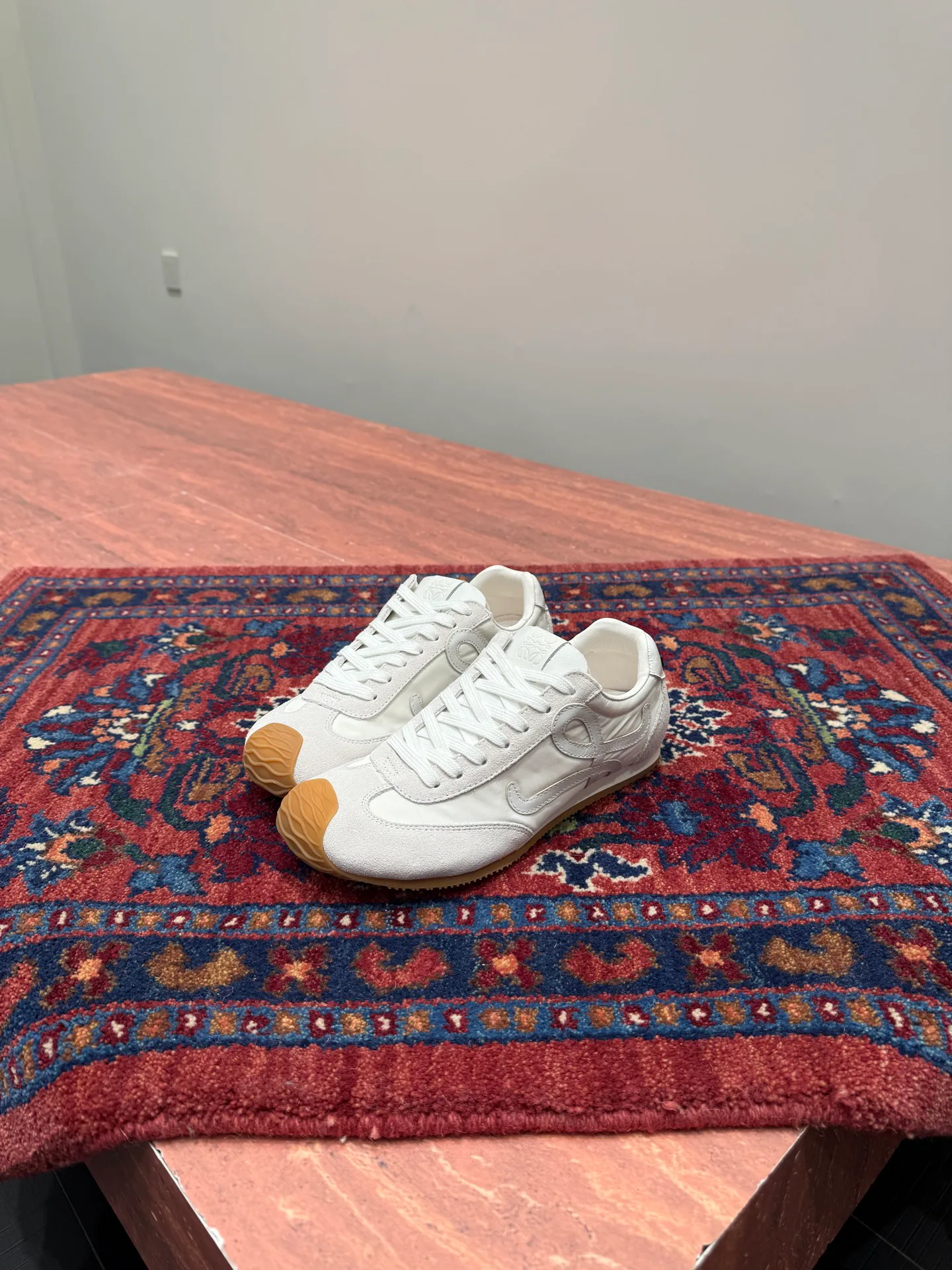 Кроссовки Женские Loewe 11250686